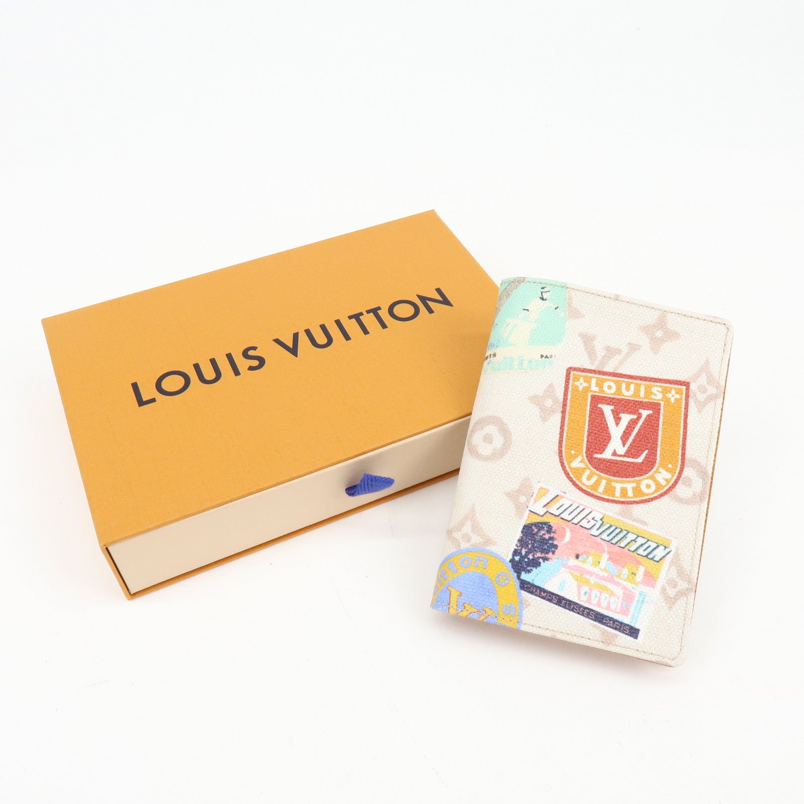 Louis Vuitton Monogram Canvas Couverture Passport Case Dune M14621