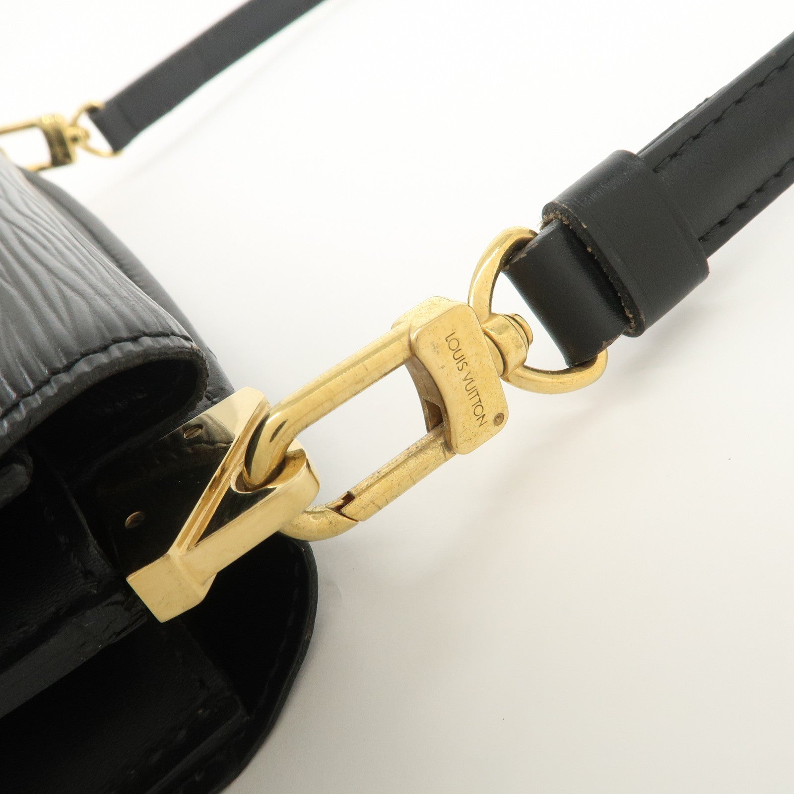 Louis Vuitton Epi Grenelle Shoulder Bag Crossbody Bag Noir M52362