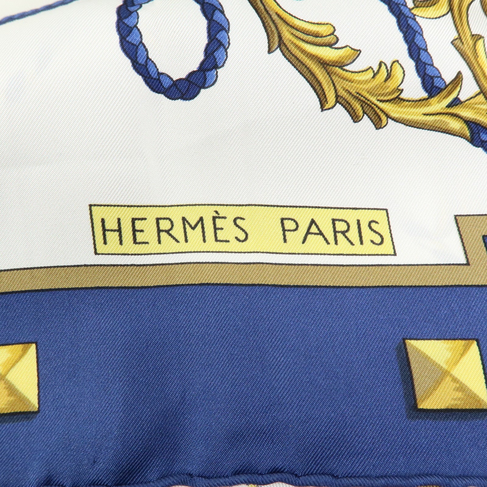 HERMES Carre 90 Silk 100% Scarf LES CLES THE KEYS RARE White Navy
