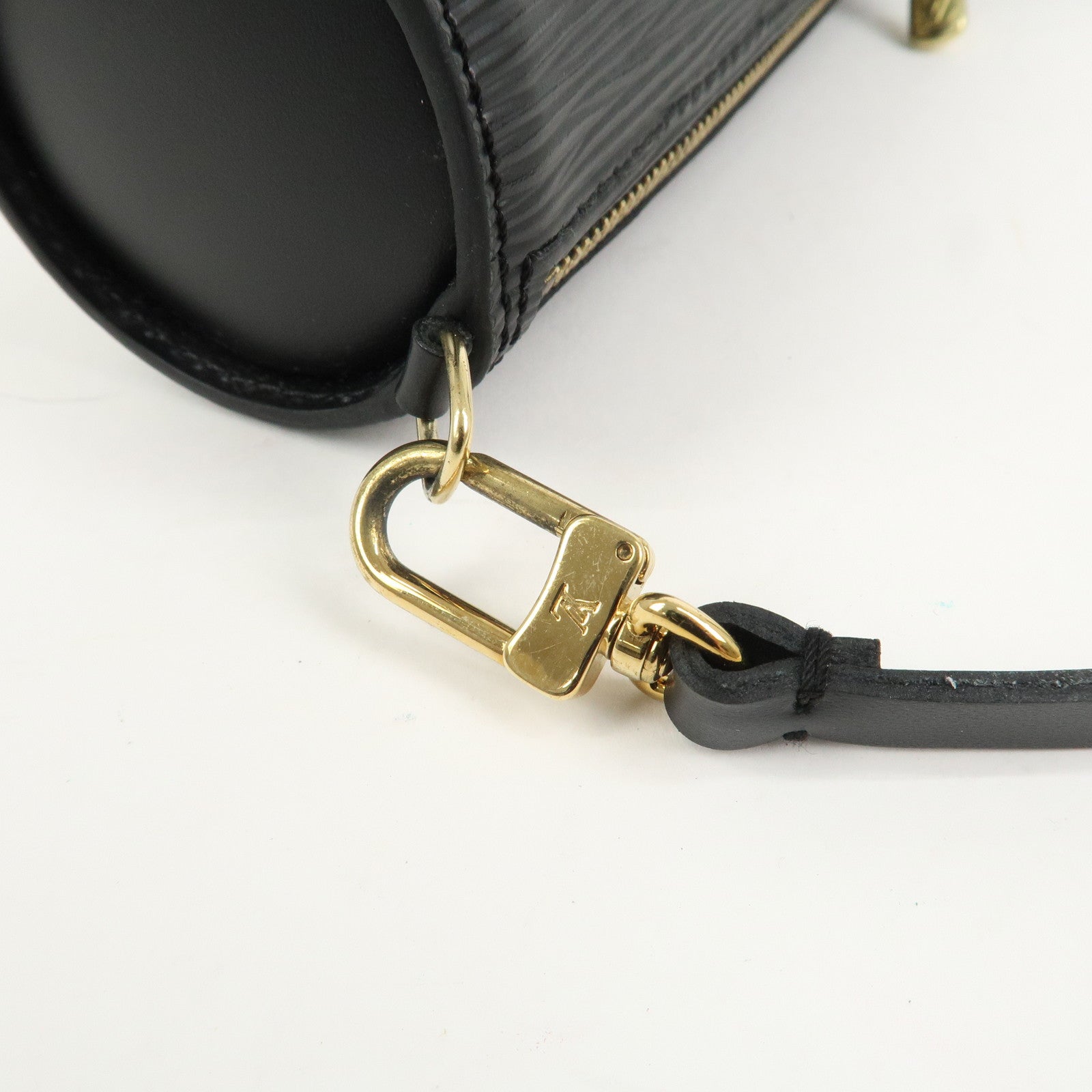 Louis Vuitton Epi Leather Mini Pouch For Soufflot Hand Bag Noir