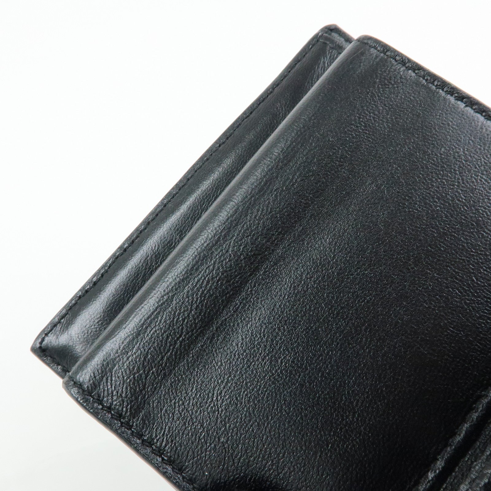 SAINT LAURENT PARIS Cassandra Leather Compact Wallet Black 692061