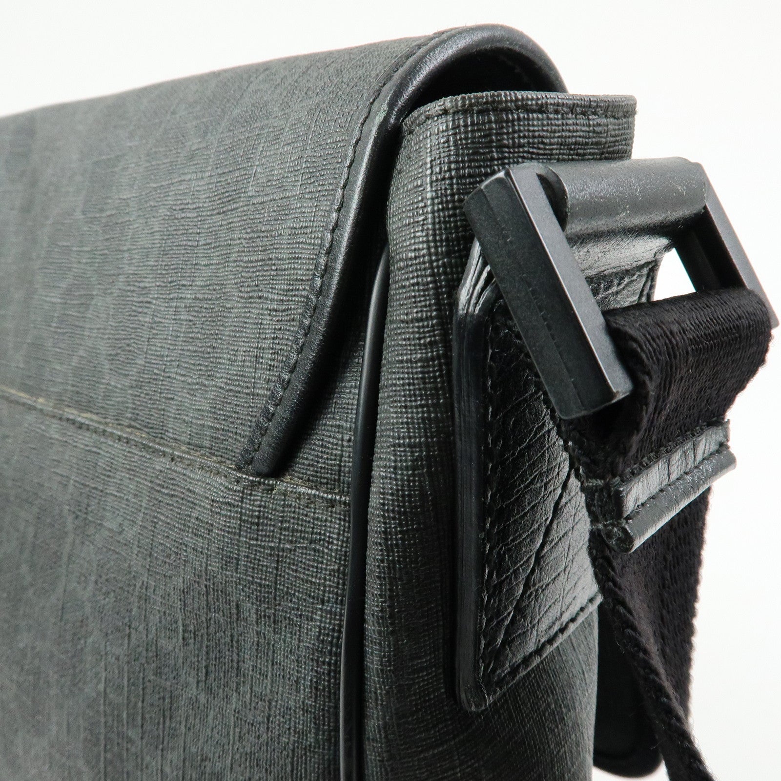 GUCCI GG Supreme Leather Shoulder Bag Crossbody Bag Black 169935
