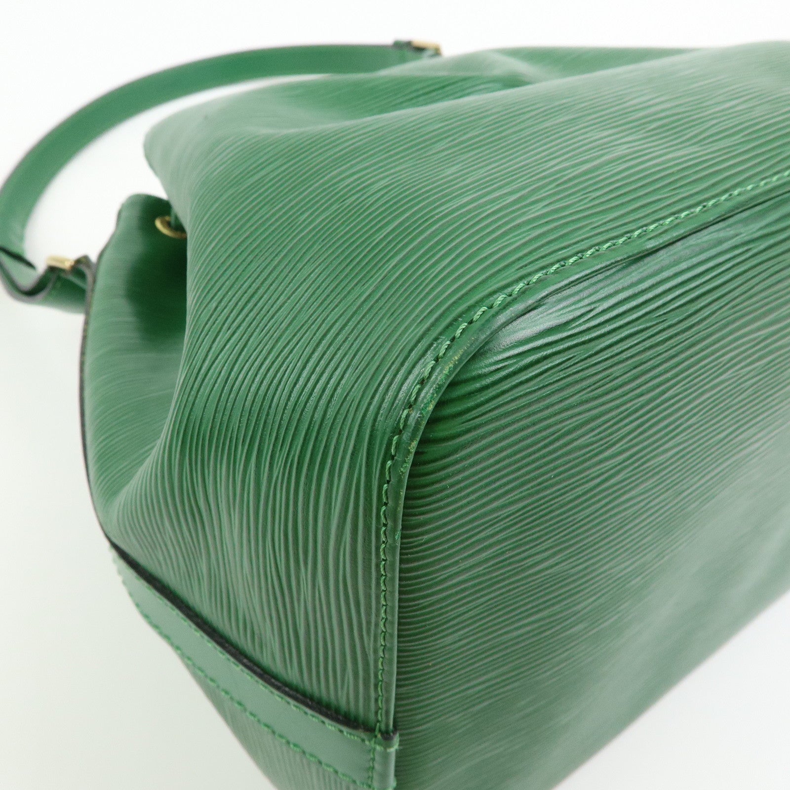 Louis Vuitton Epi Petit Noe Shoulder Bag Borneo Green M44104