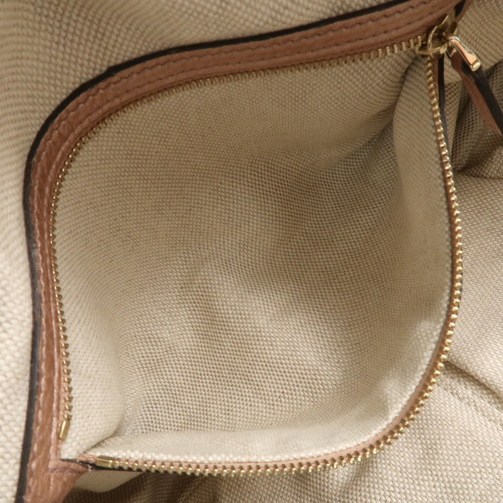 GUCCI SOHO Interlocking G Leather Shoulder Bag Metallic Pink 308983