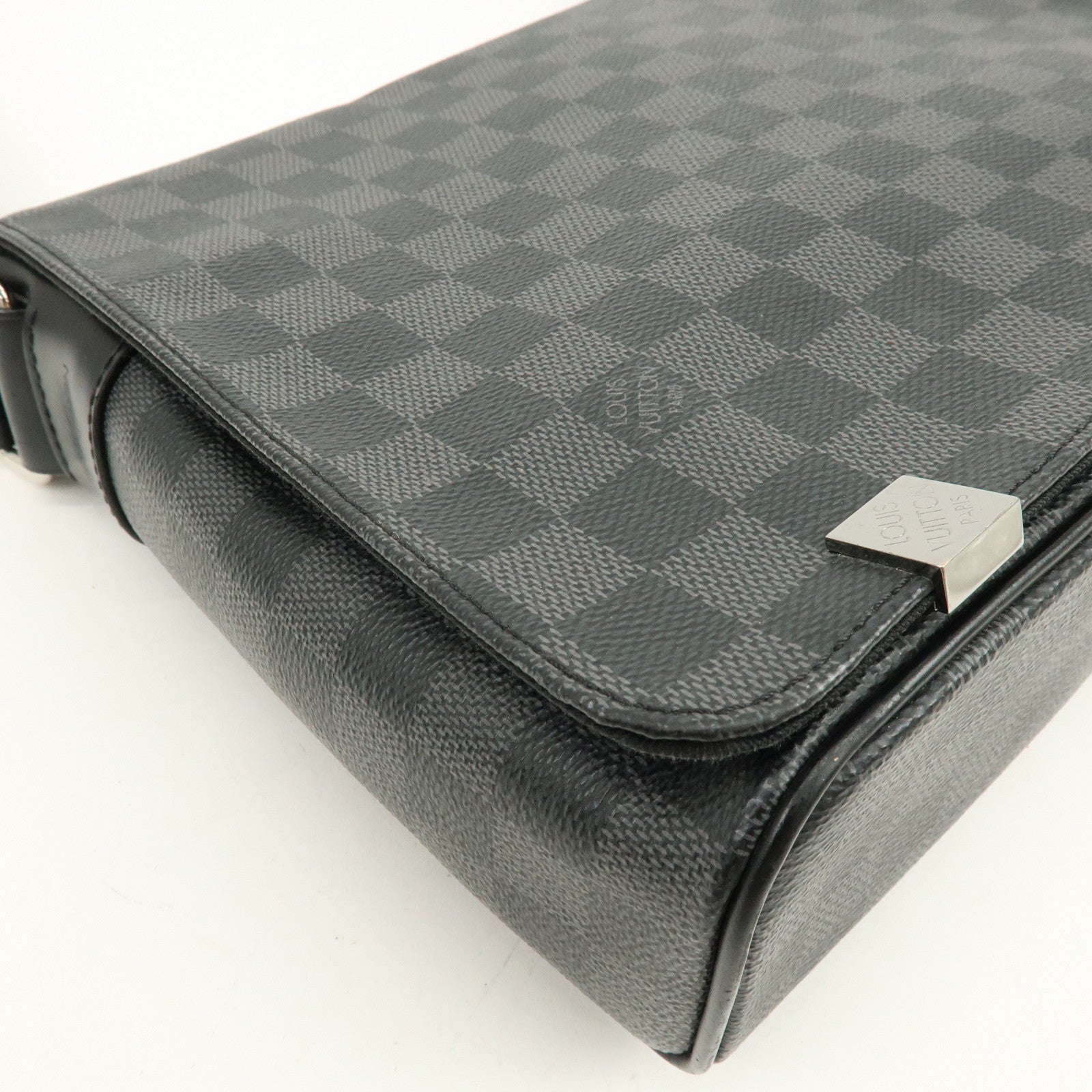 Louis Vuitton Damier Graphite District PM NM Crossbody Bag N41028
