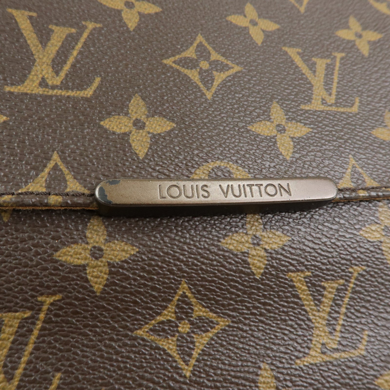 Louis Vuitton Monogram Messenger MM Beaubourg Crossbody Bag M97038