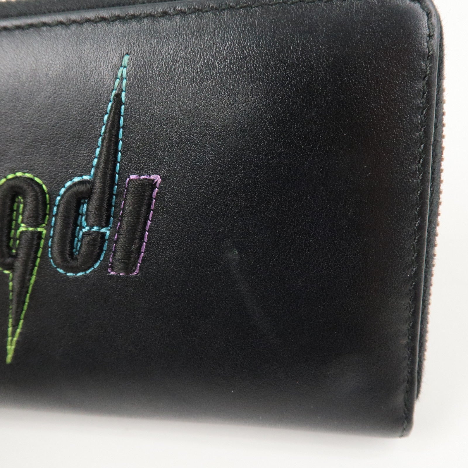 GUCCI Blade Embroidery Leather Zip Around Long Wallet Black Used