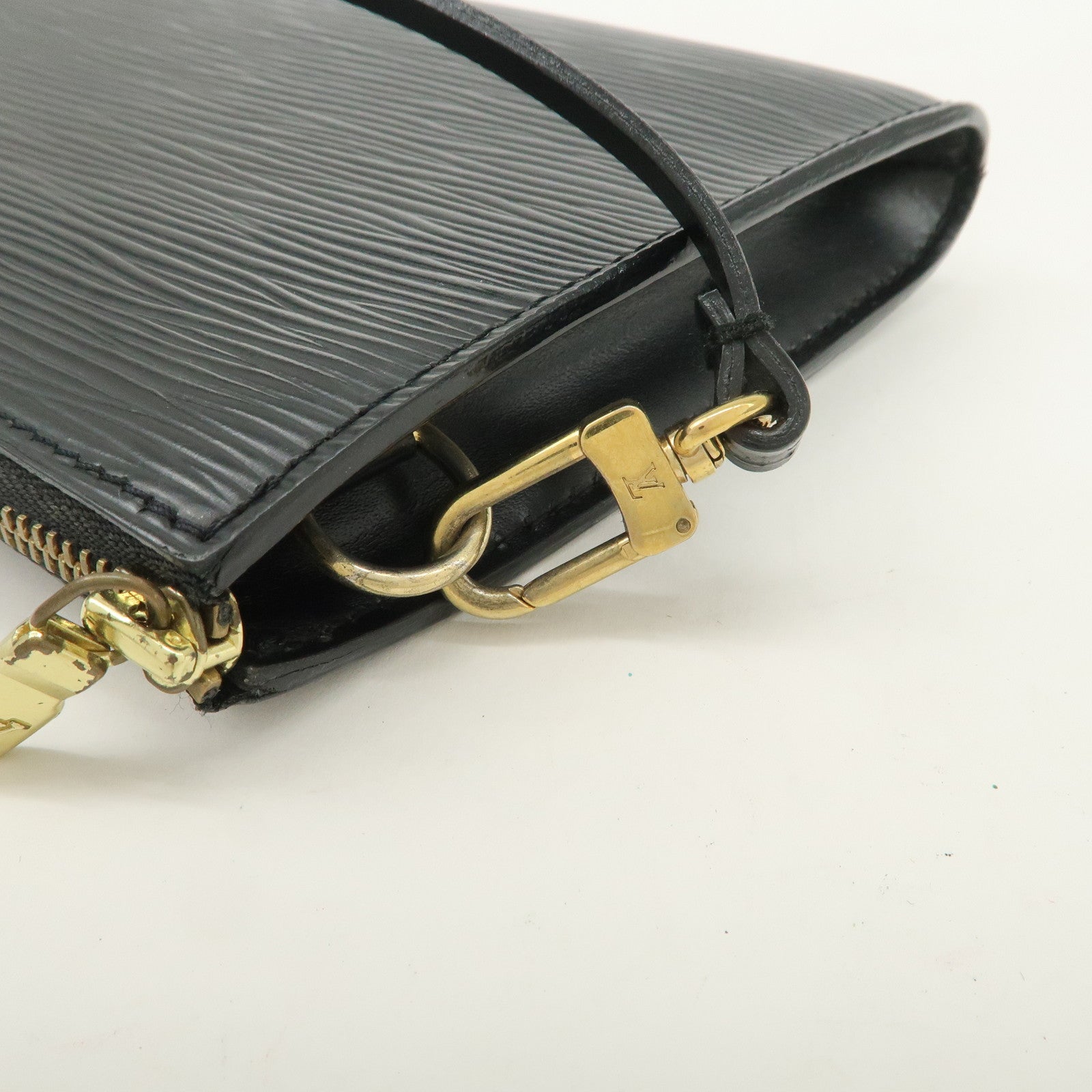 Louis Vuitton Epi Pochette Accessoires Hand Bag Noir M52942
