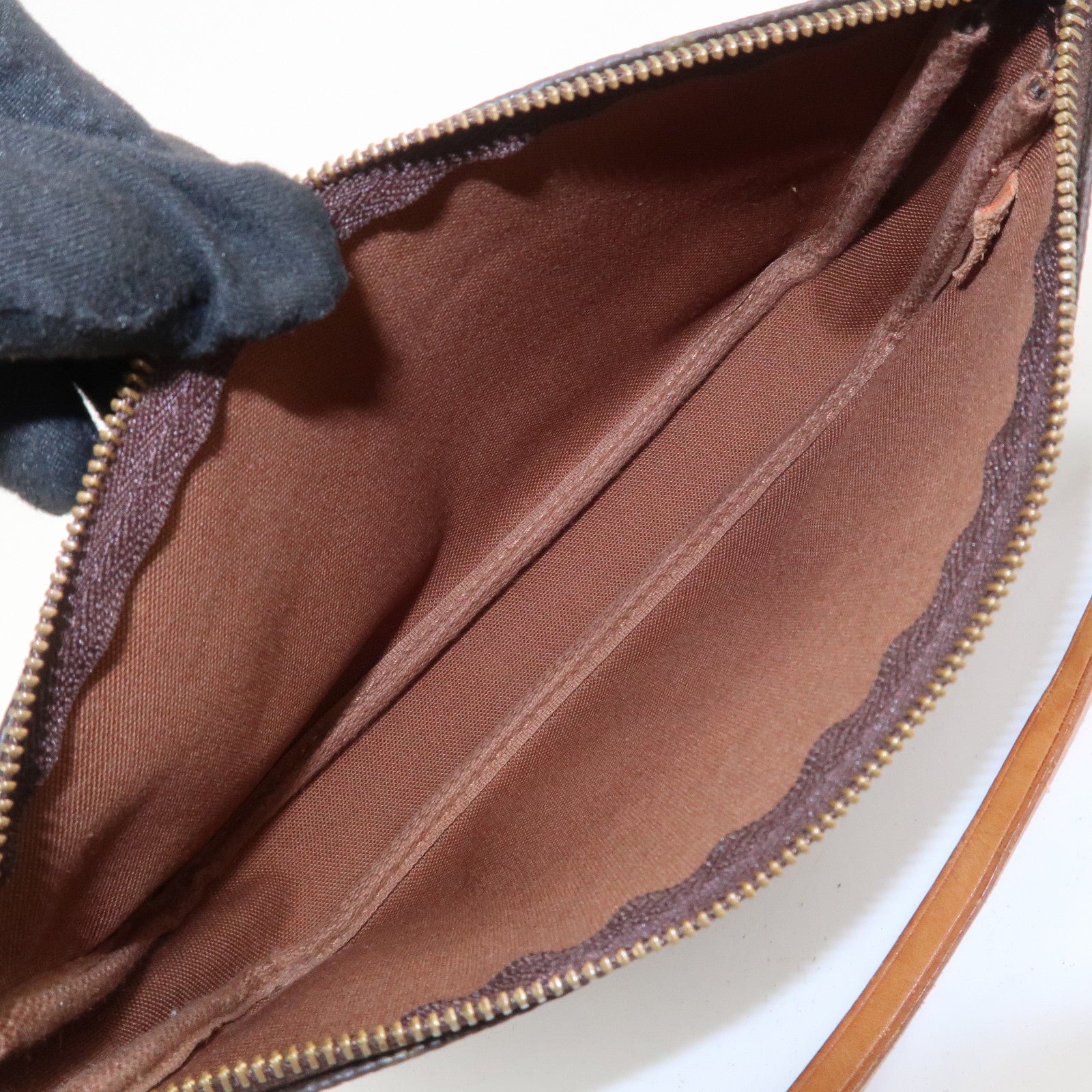 Louis Vuitton Monogram Pochette Accessoires Pouch Hand Bag M51980