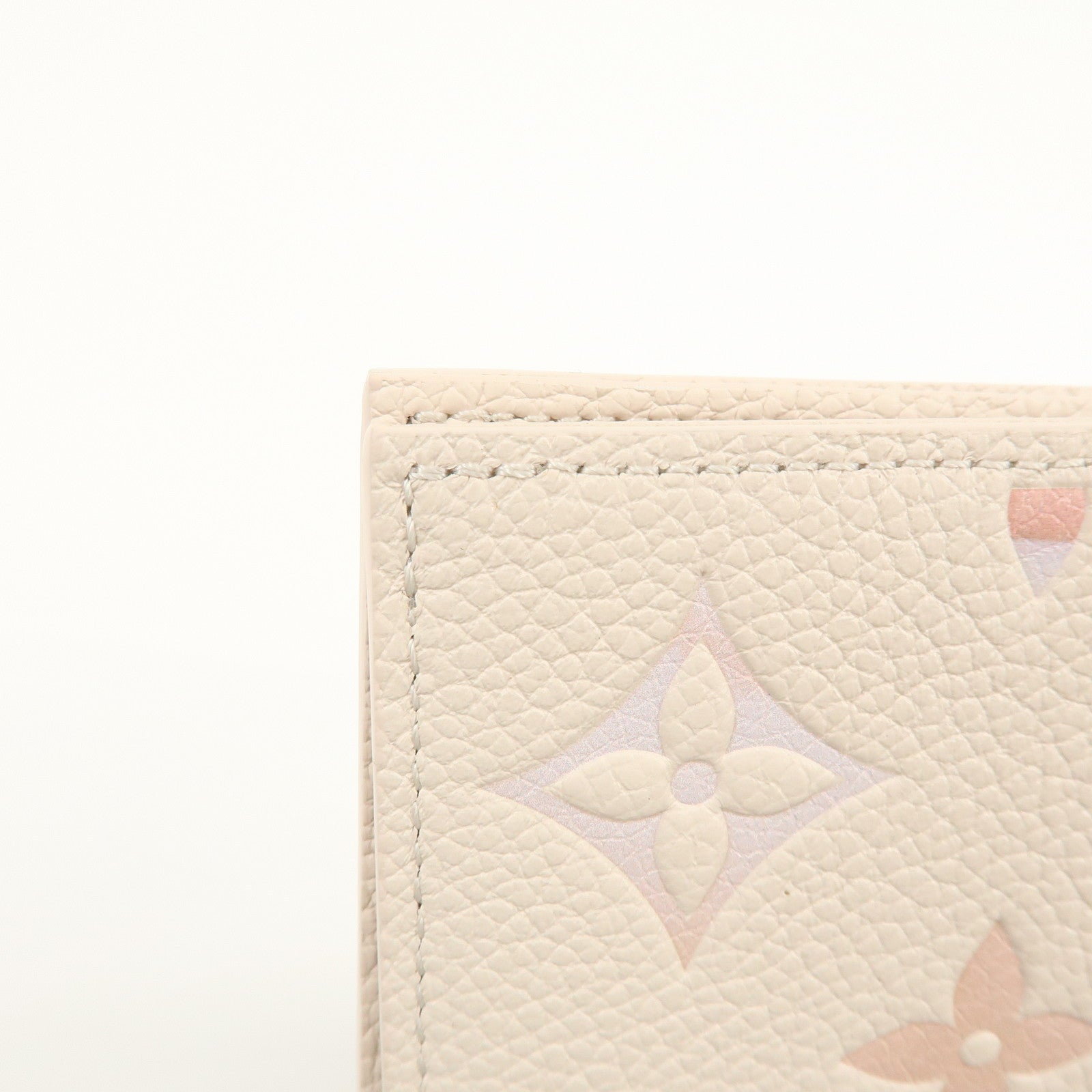 Louis Vuitton Monogram Empreinte Couverture de Passeport NM M25917