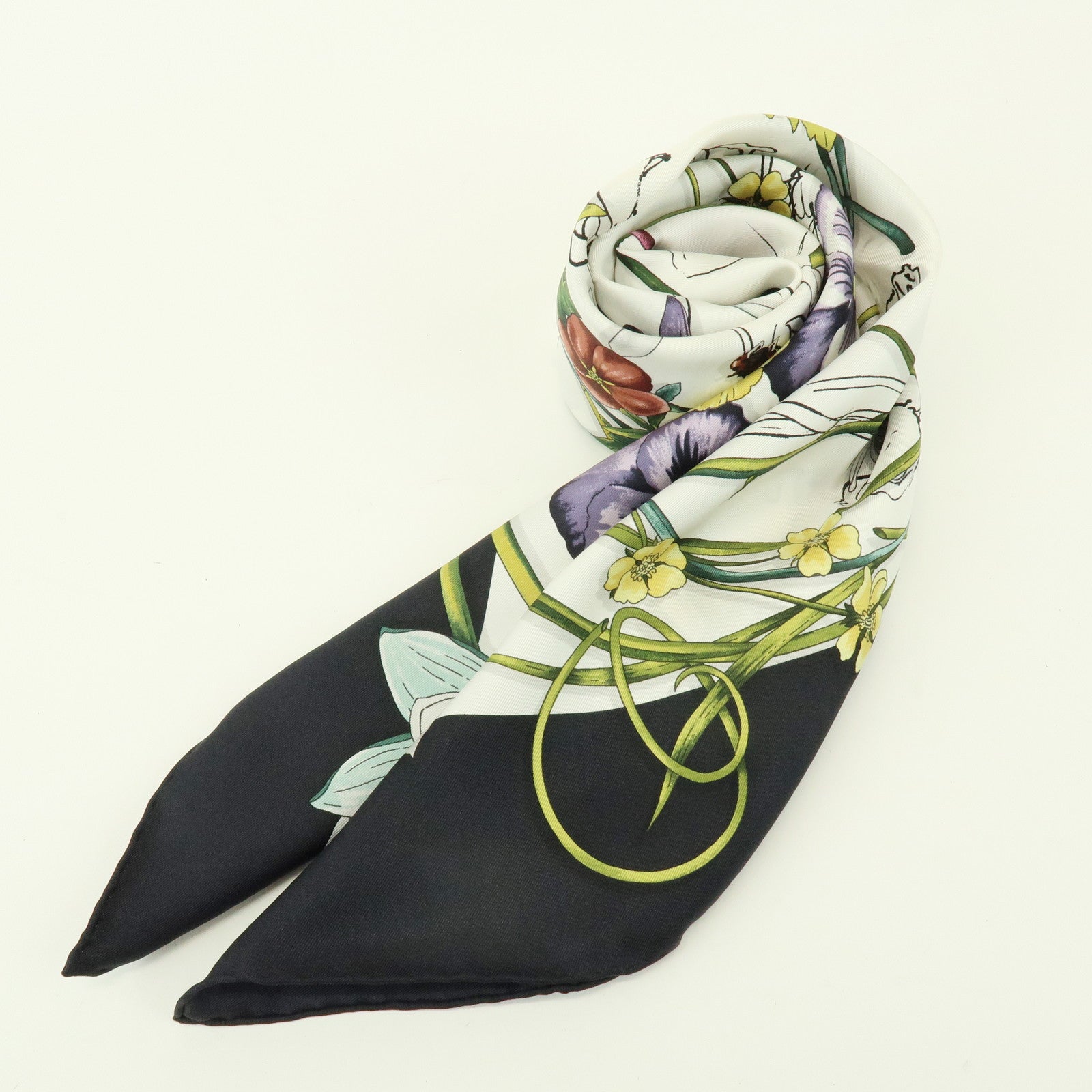 GUCCI Flora  Silk 100% Scarf Flower PrintWhite Black Yellow