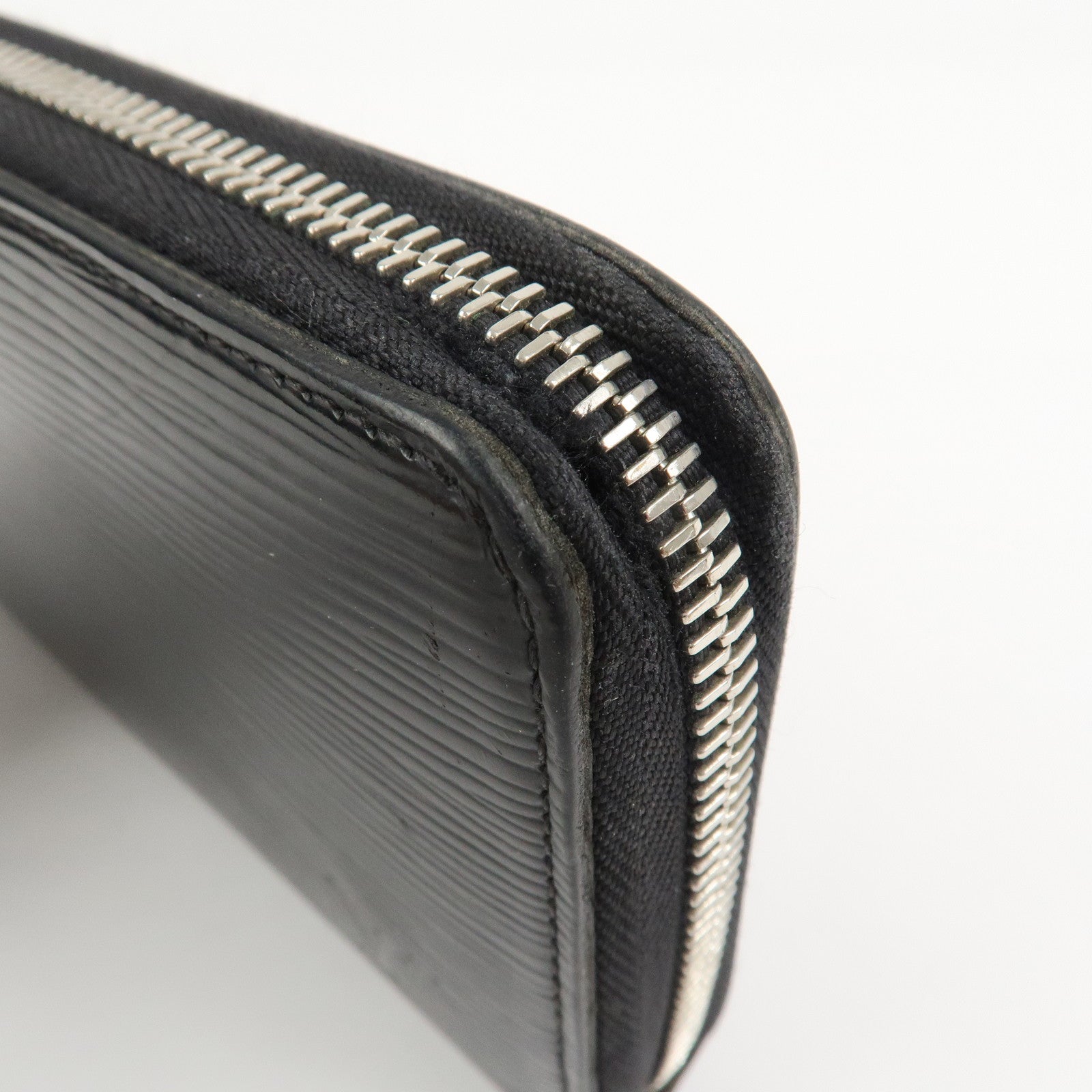 Louis Vuitton Epi Leather Round Zippy Long Wallet Noir Black M60072