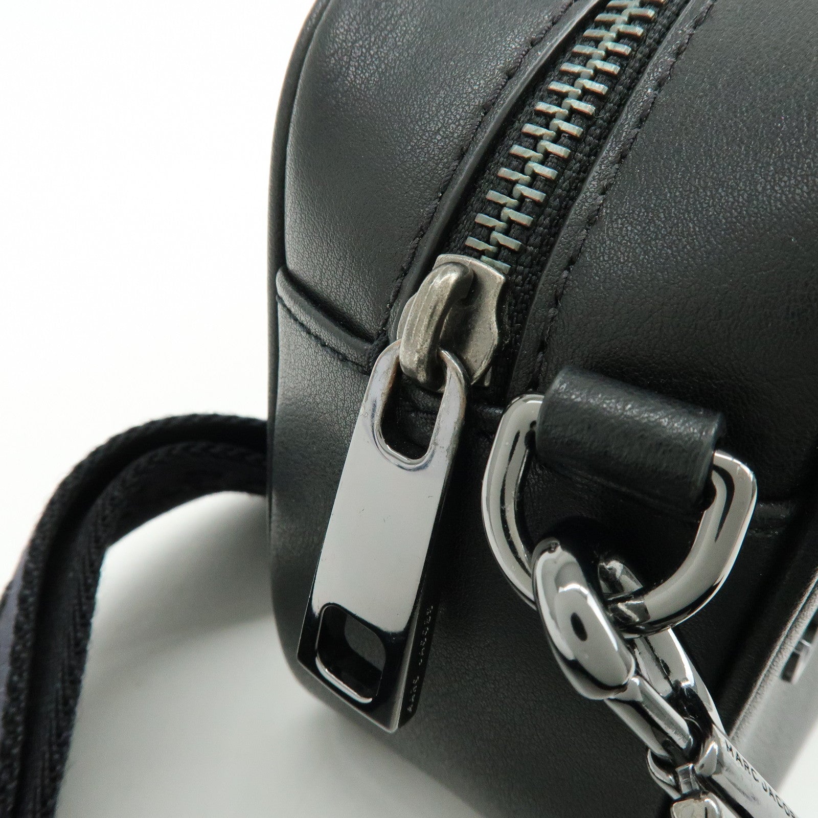 MARC JACOBS Leather Nylon Shoulder Bag Crossbody Bag Black