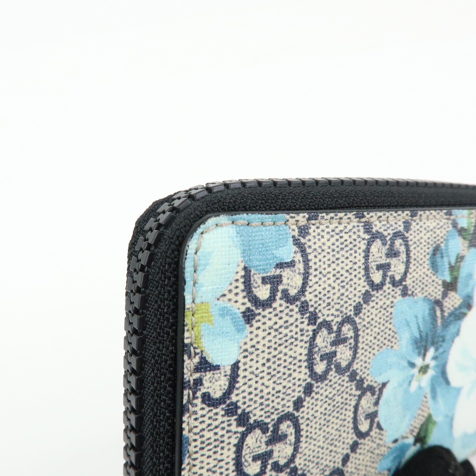 GUCCI GG Blooms GG Supreme Leather Card Case Beige Navy 410220