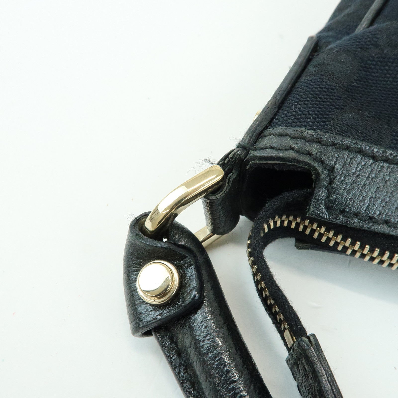 GUCCI GG Canvas Leather Front Pocket Shoulder Hand Bag Black 153025