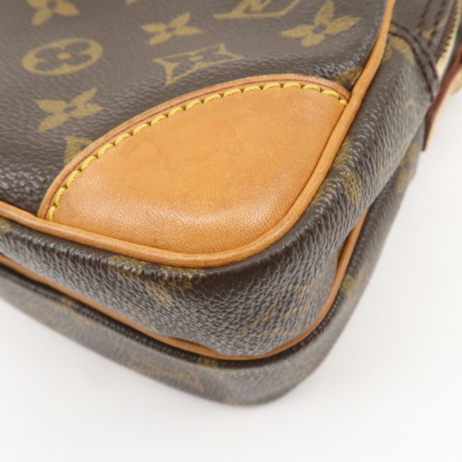 Louis Vuitton Monogram Amazone Shoulder Bag Crossbody Bag M45236