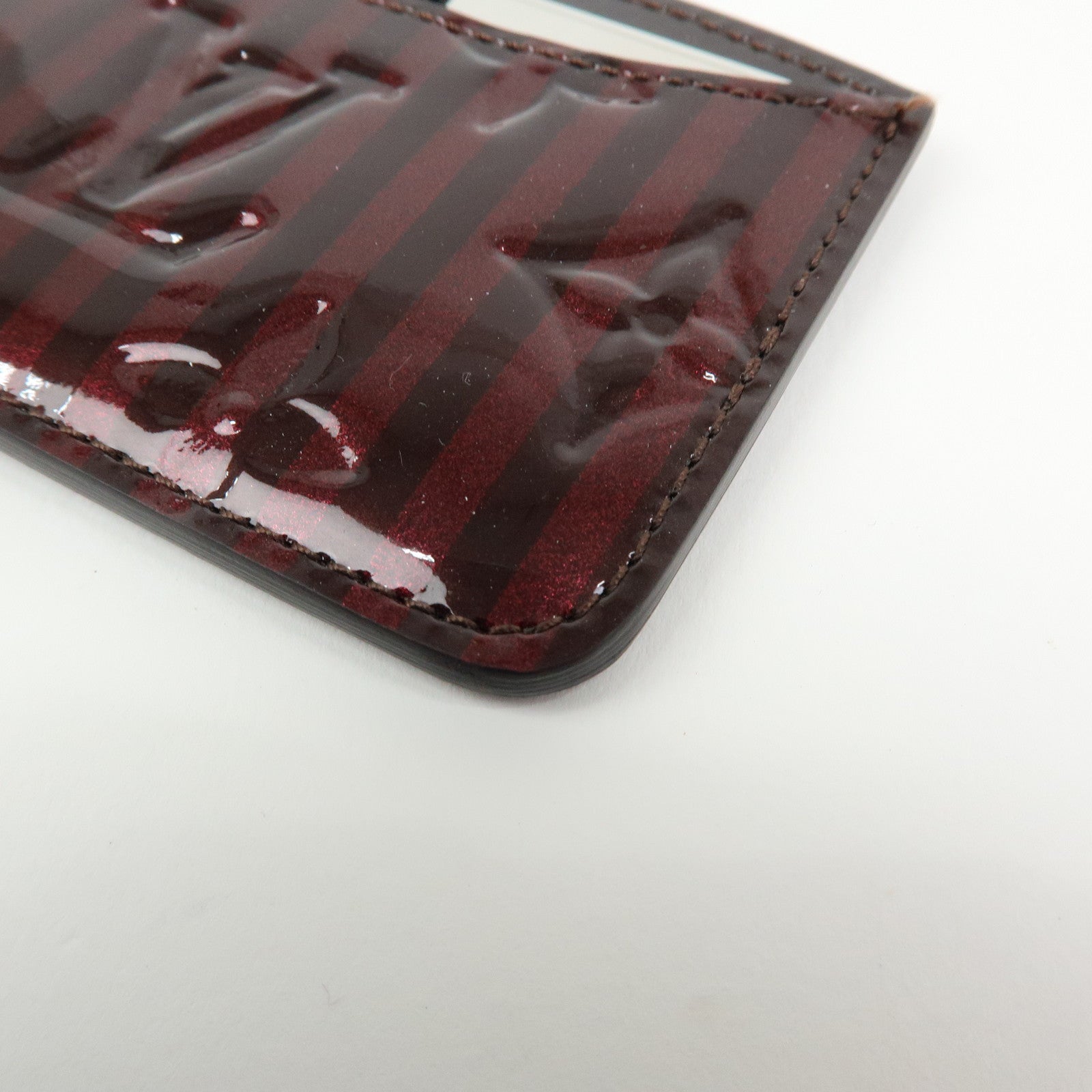 Louis Vuitton Rayures Vernis Etui Miroir Card Case Amarante PM91709