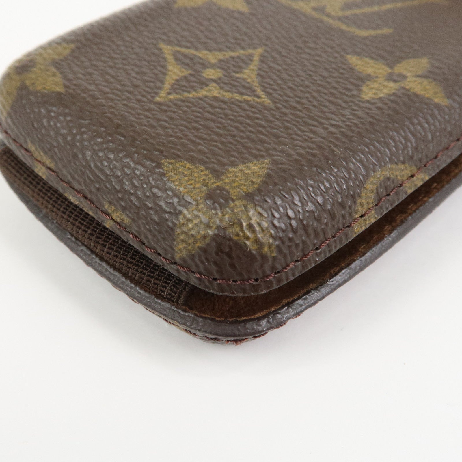 Louis Vuitton Monogram Etui Telephone International PM M63064