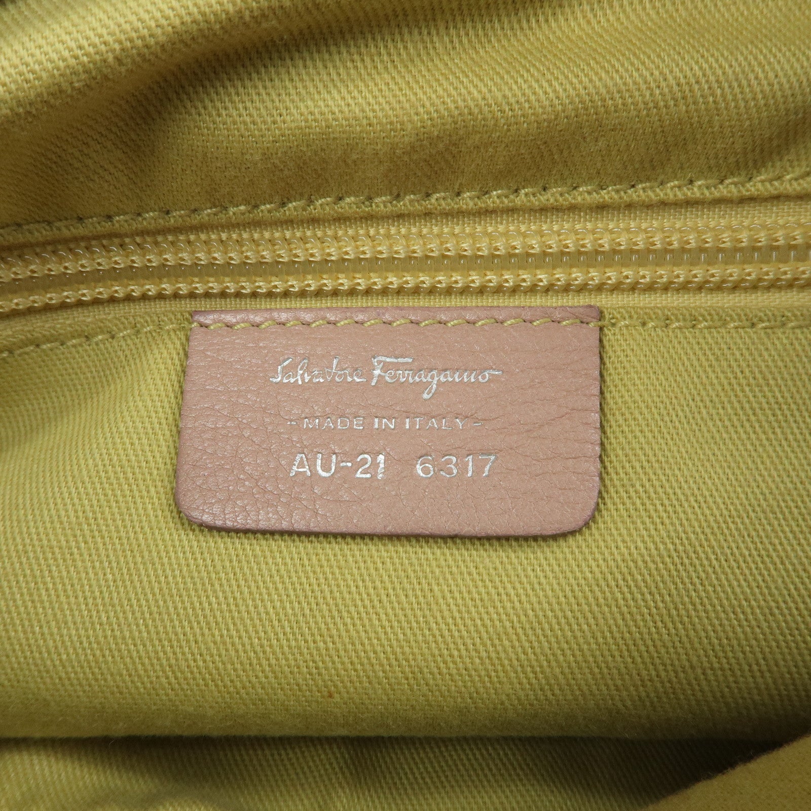 Ferragamo Gancini Leather Shoulder Bag Hand Bag Pink