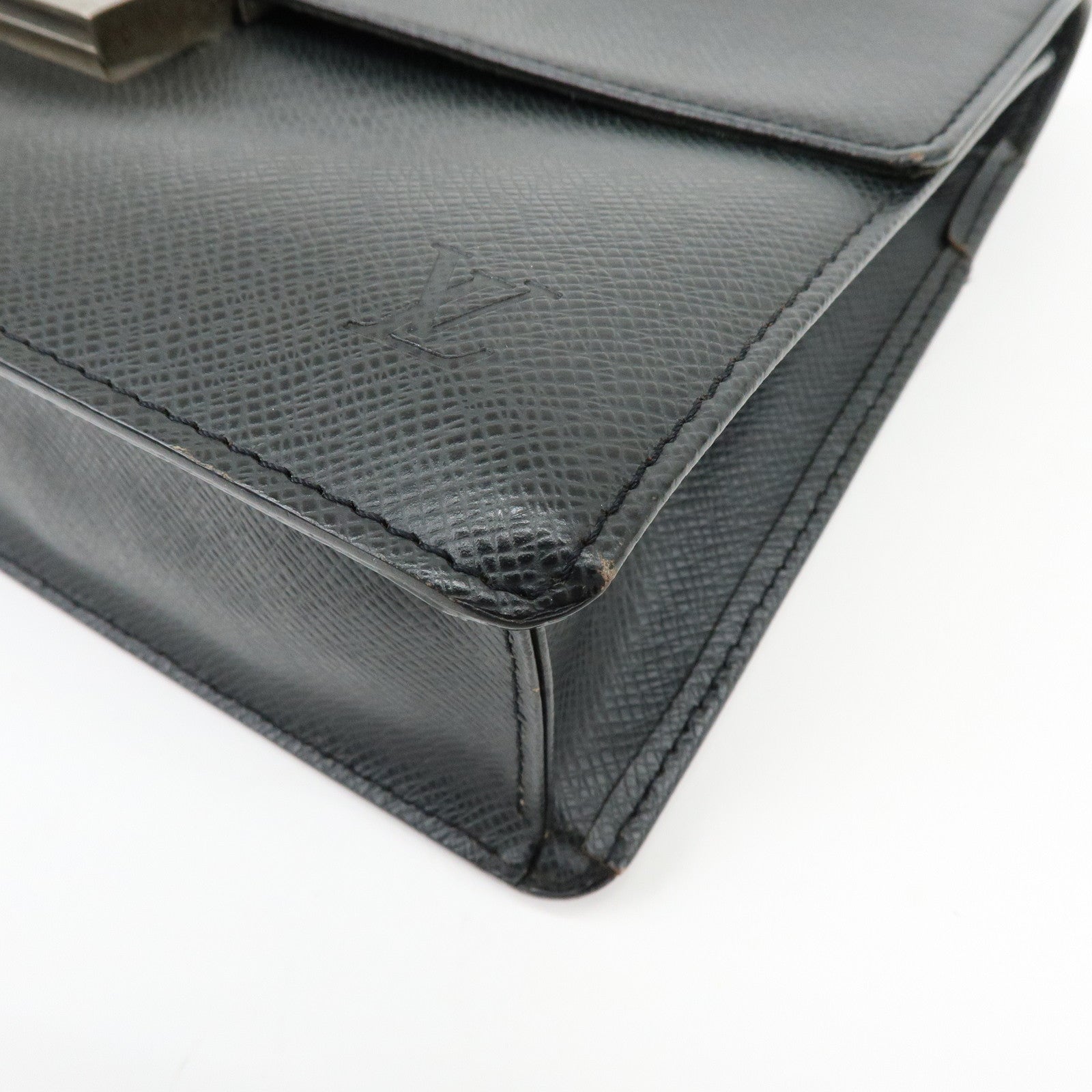 Louis Vuitton Taiga Leather Selenga Clutch Bag Ardoise M30782
