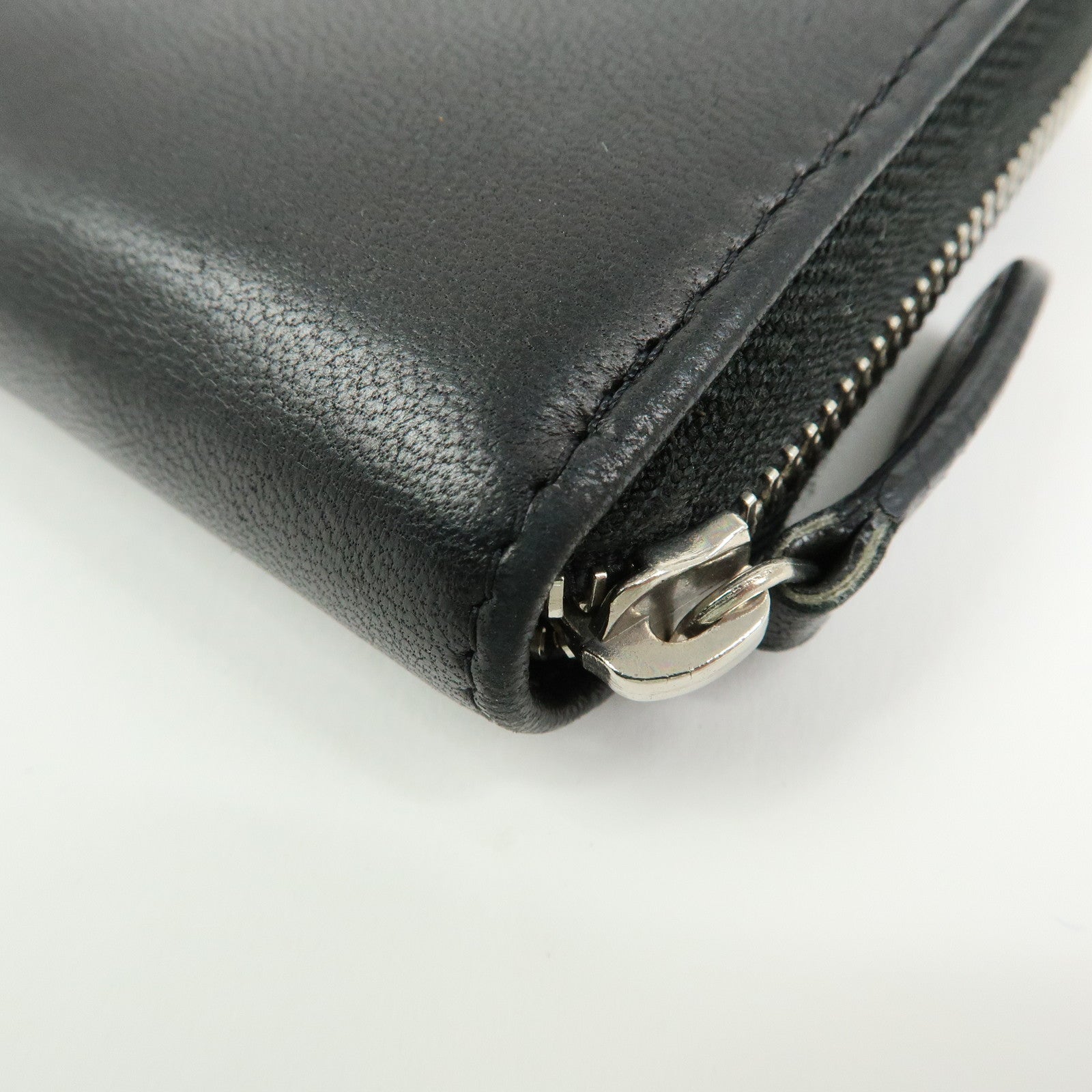 CHANEL COCO Mark Lamb Skin Round Zippy Compact Wallet Black Beige