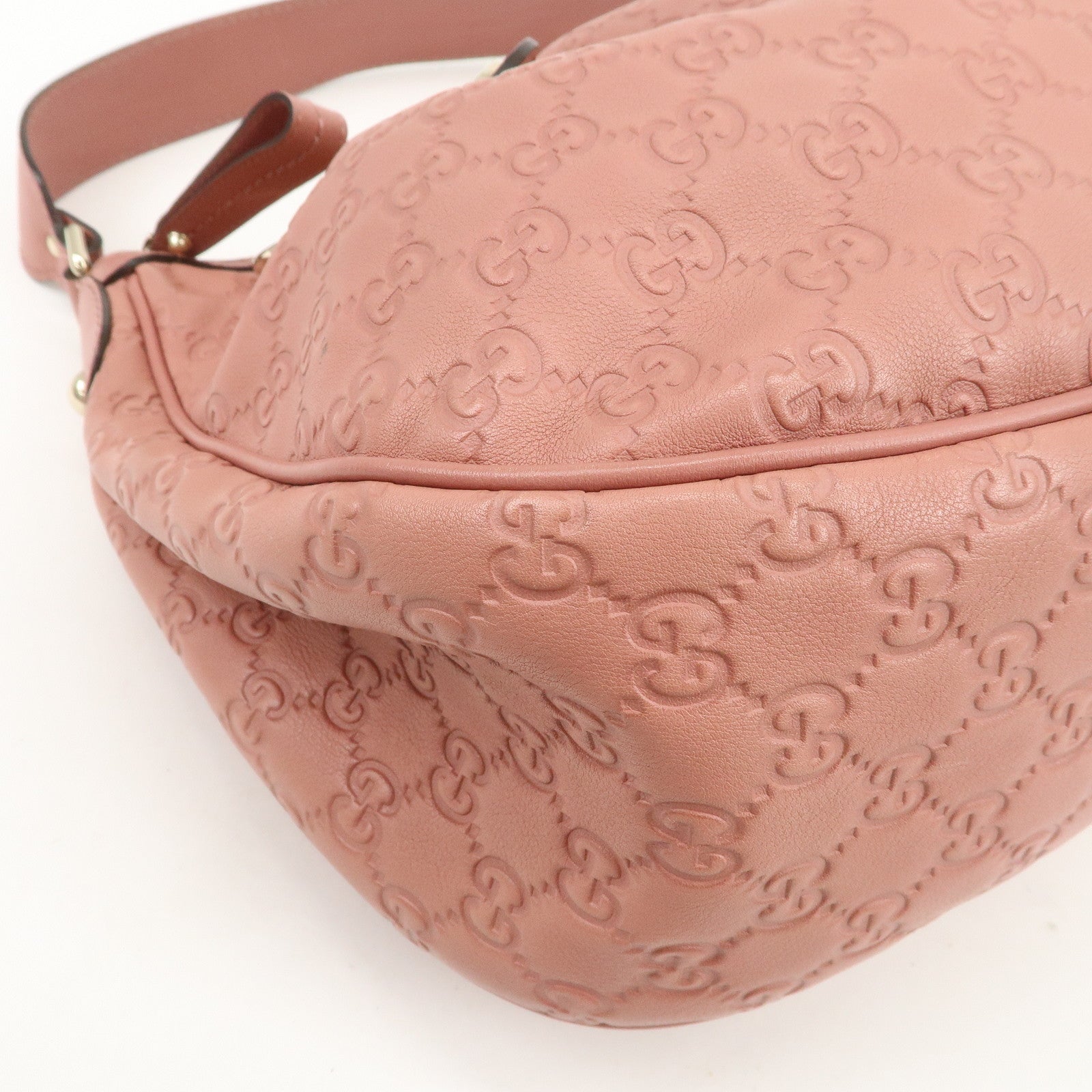 GUCCI Sukey Interlocking G Guccissima Leather Shoulder Bag 232955