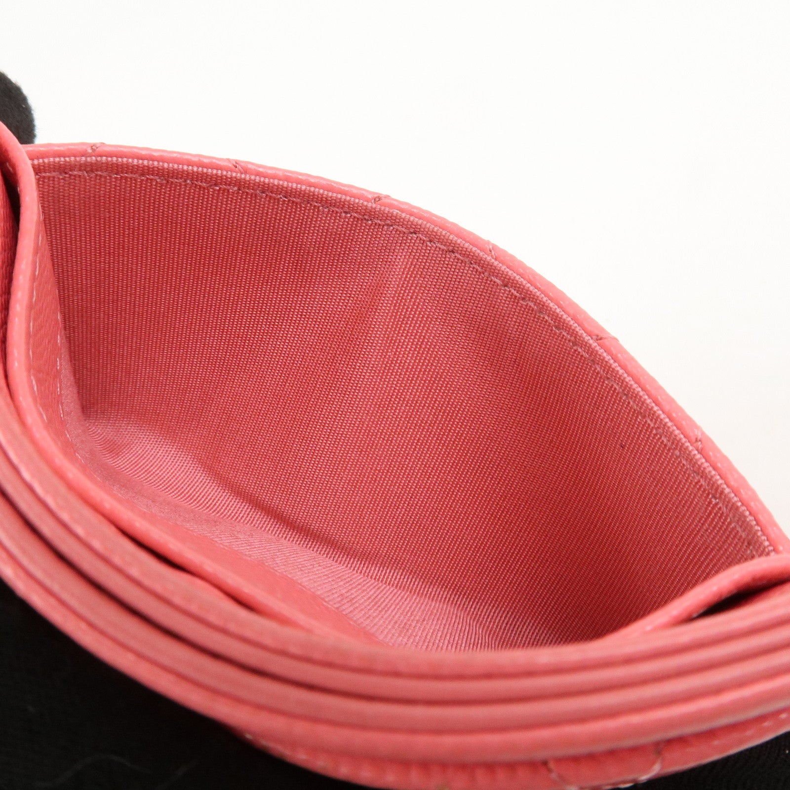 CHANEL COCO Mark Matelasse Caviarskin Card Case Pink