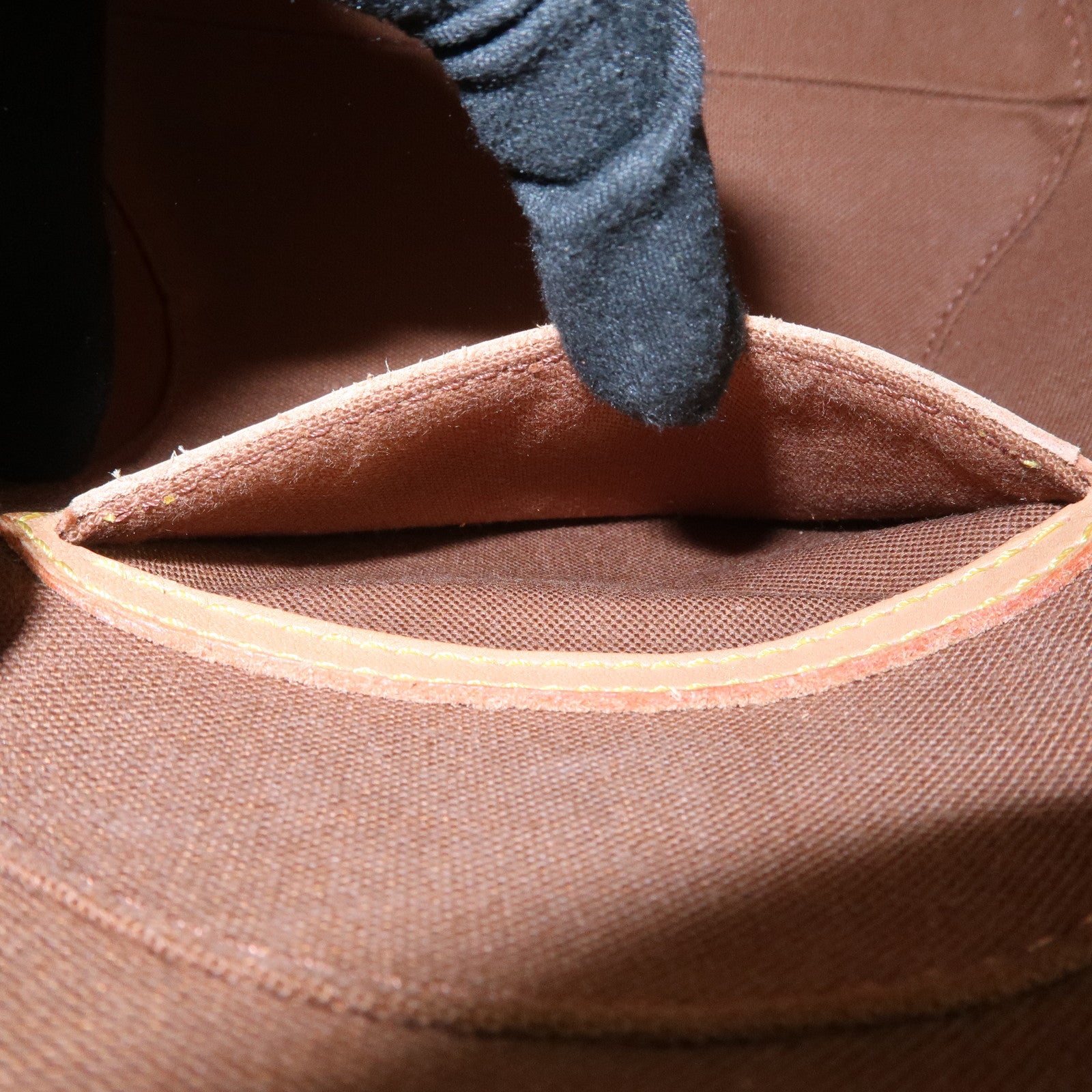 Louis Vuitton Monogram Canvas Ellipse PM Hand Bag Brown M51127