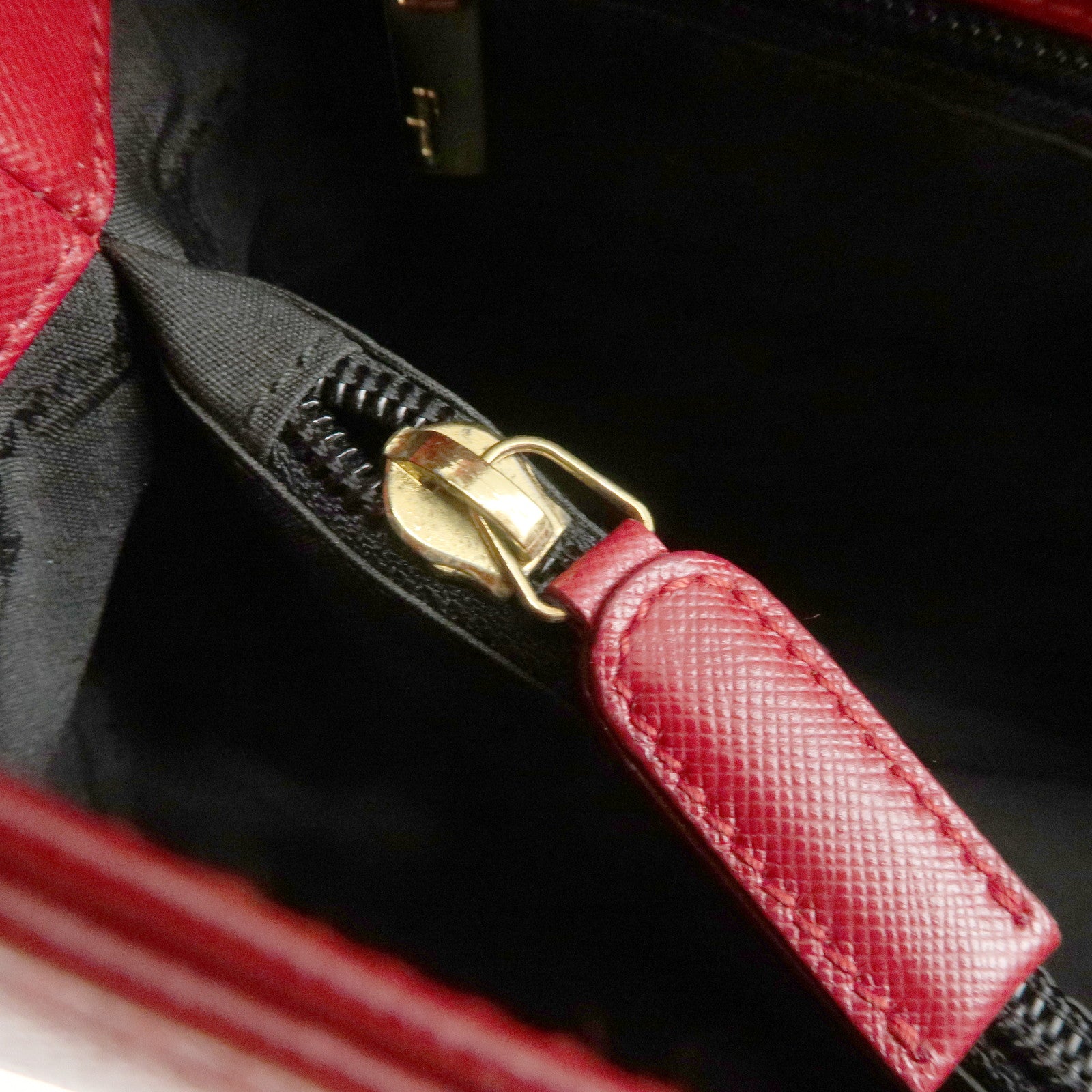 Ferragamo Gancini Leather Shoulder Bag Hand Bag Red