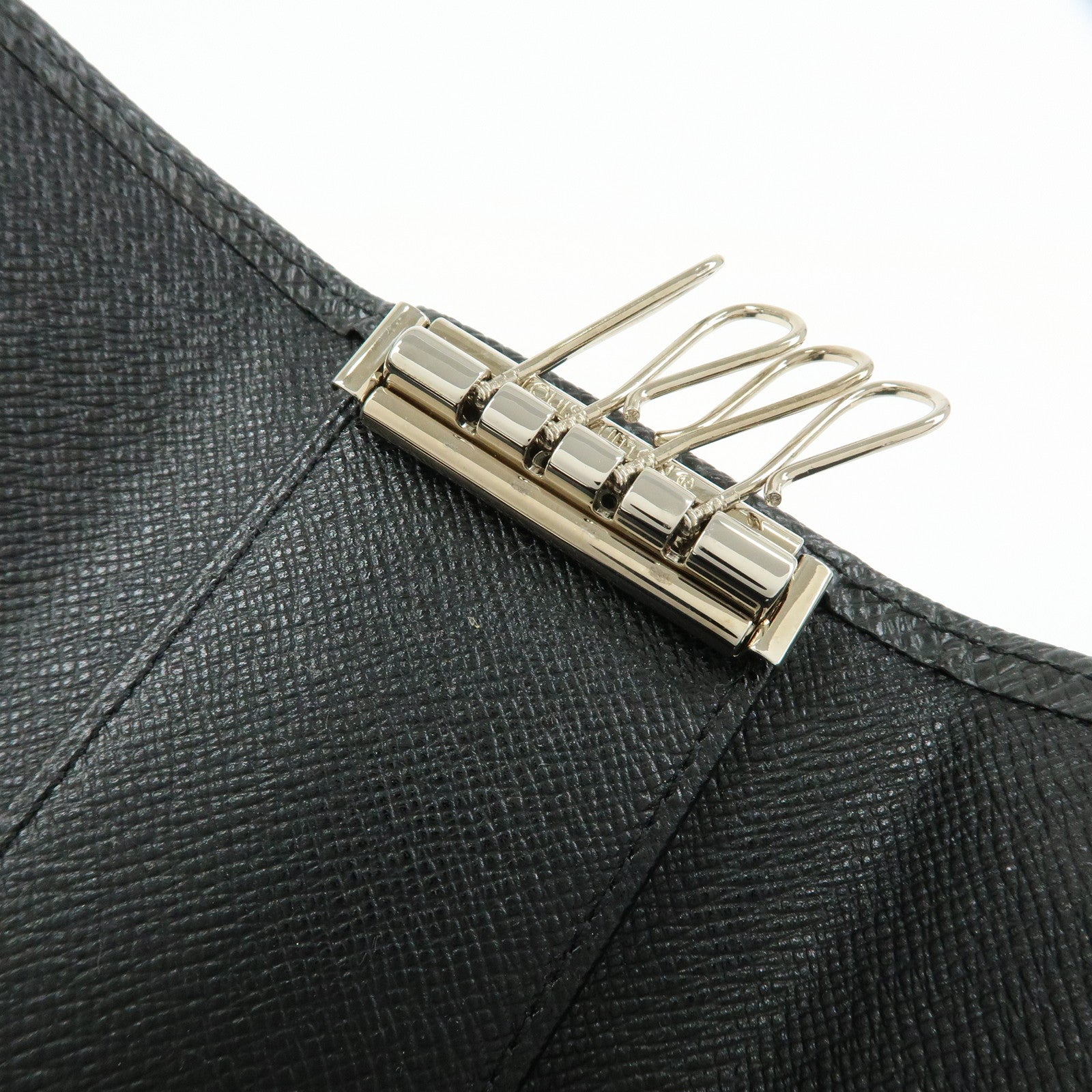 Louis Vuitton Taiga Leather Multicles 4 Key Case Ardoise M30522