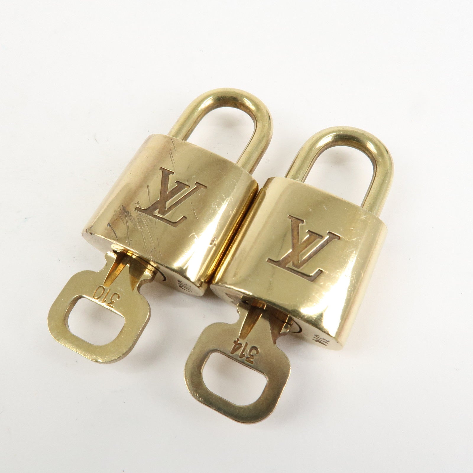 Louis Vuitton Set of 10 Lock & Key Cadena Key Lock Metal Gold