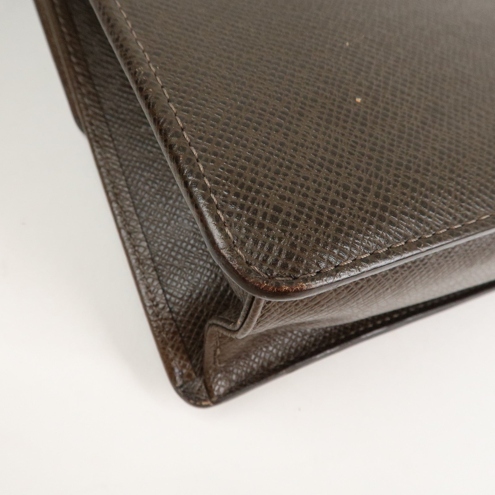 Louis Vuitton Taiga Selenga Clutch Bag Hand Bag Grizzly M30788