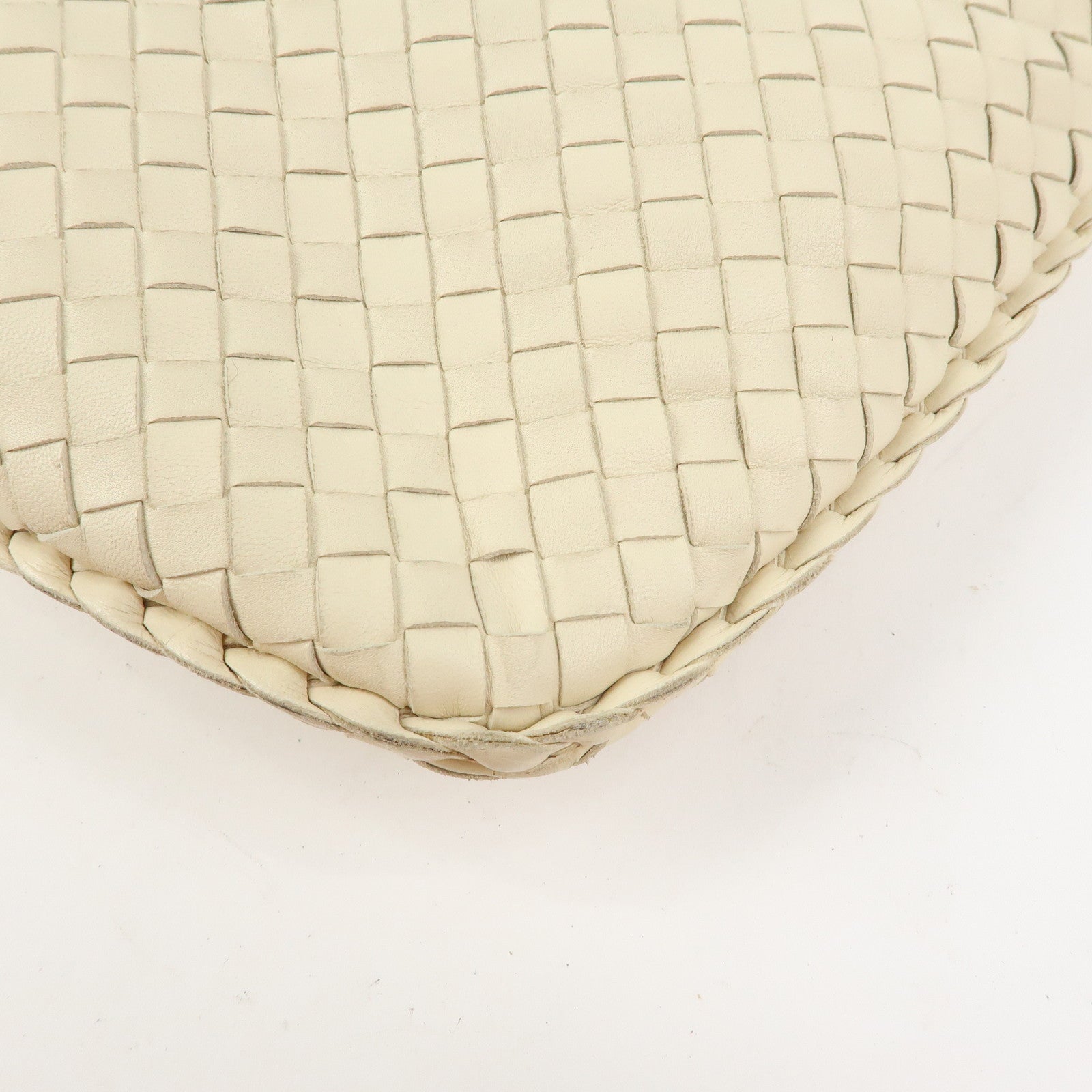 BOTTEGA VENETA Intrecciato Leather Hand Bag Ivory White