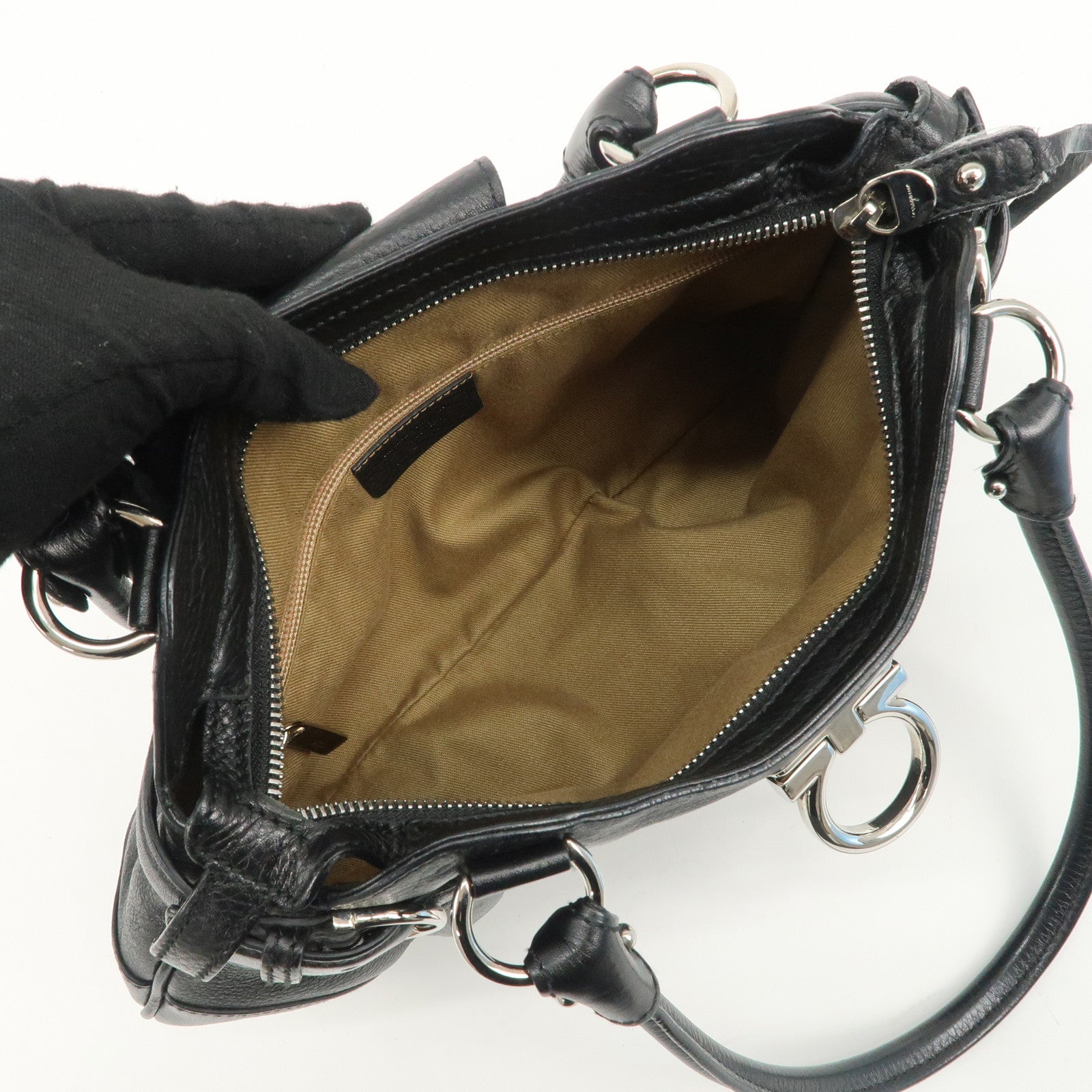 Ferragamo Gancini Leather Shoulder bag Hand Bag Black AU-21/6317 Used