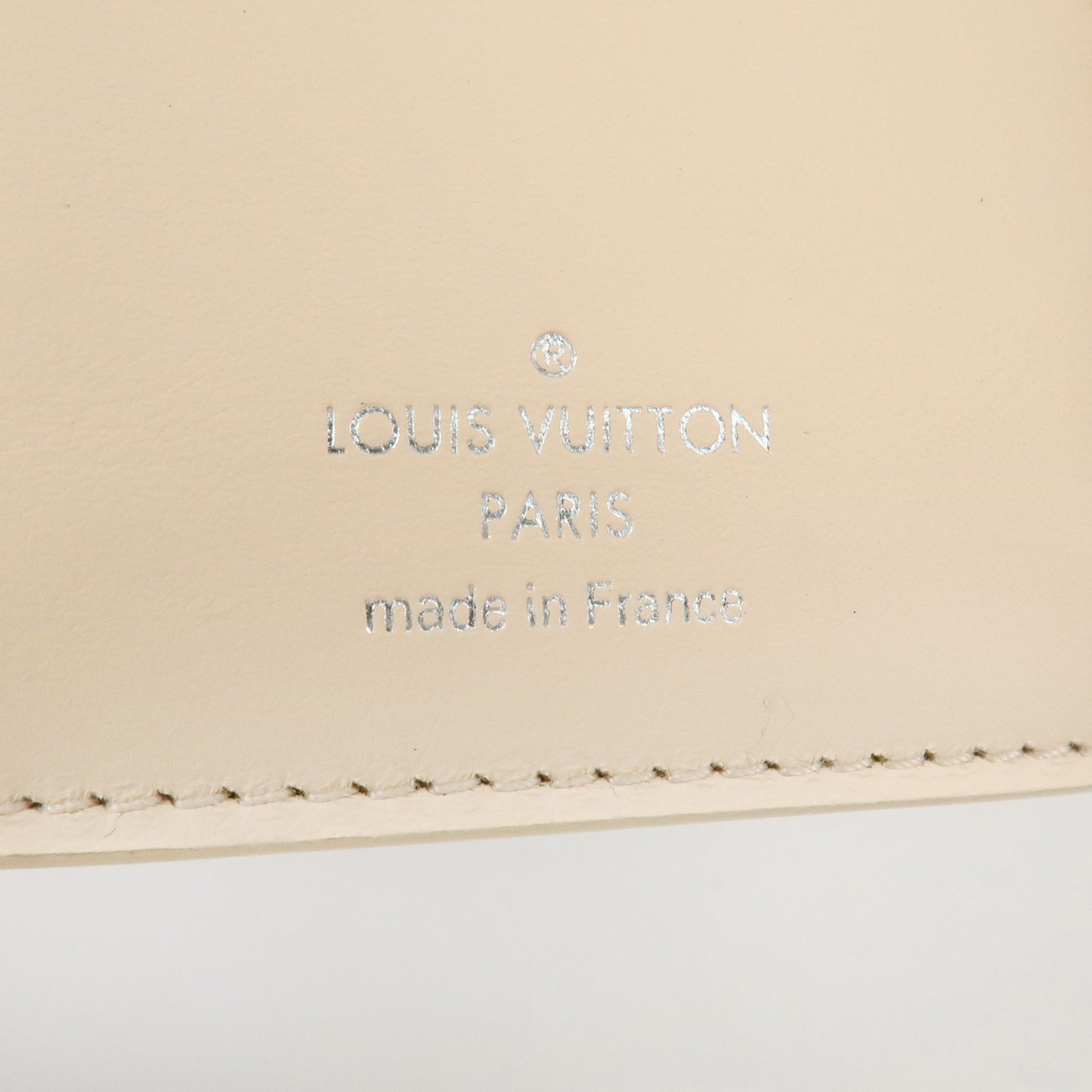 Louis Vuitton Portefeuille Capucines Compact Wallet M67662