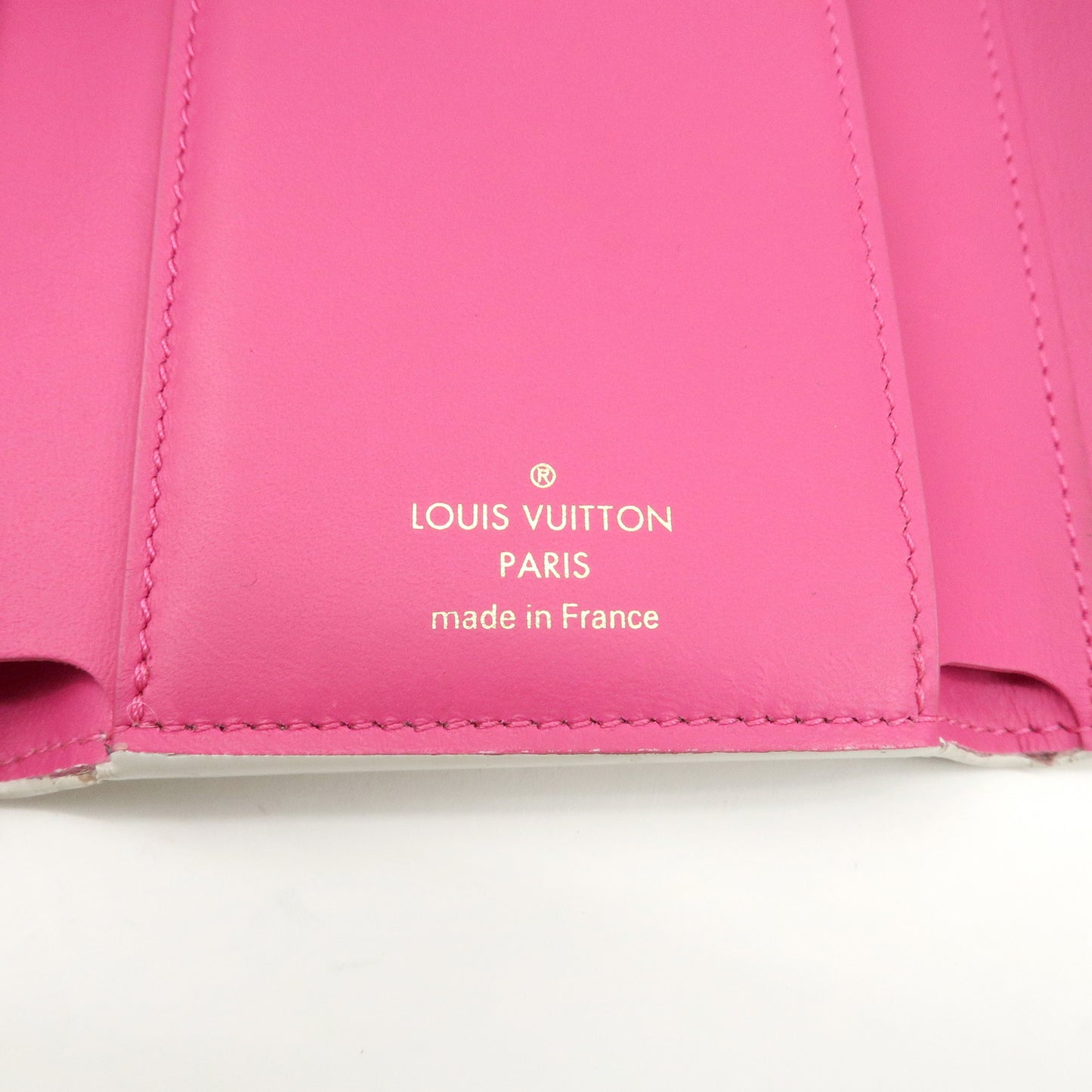 Louis Vuitton Portefeuille Capucines Compact Wallet White M82268