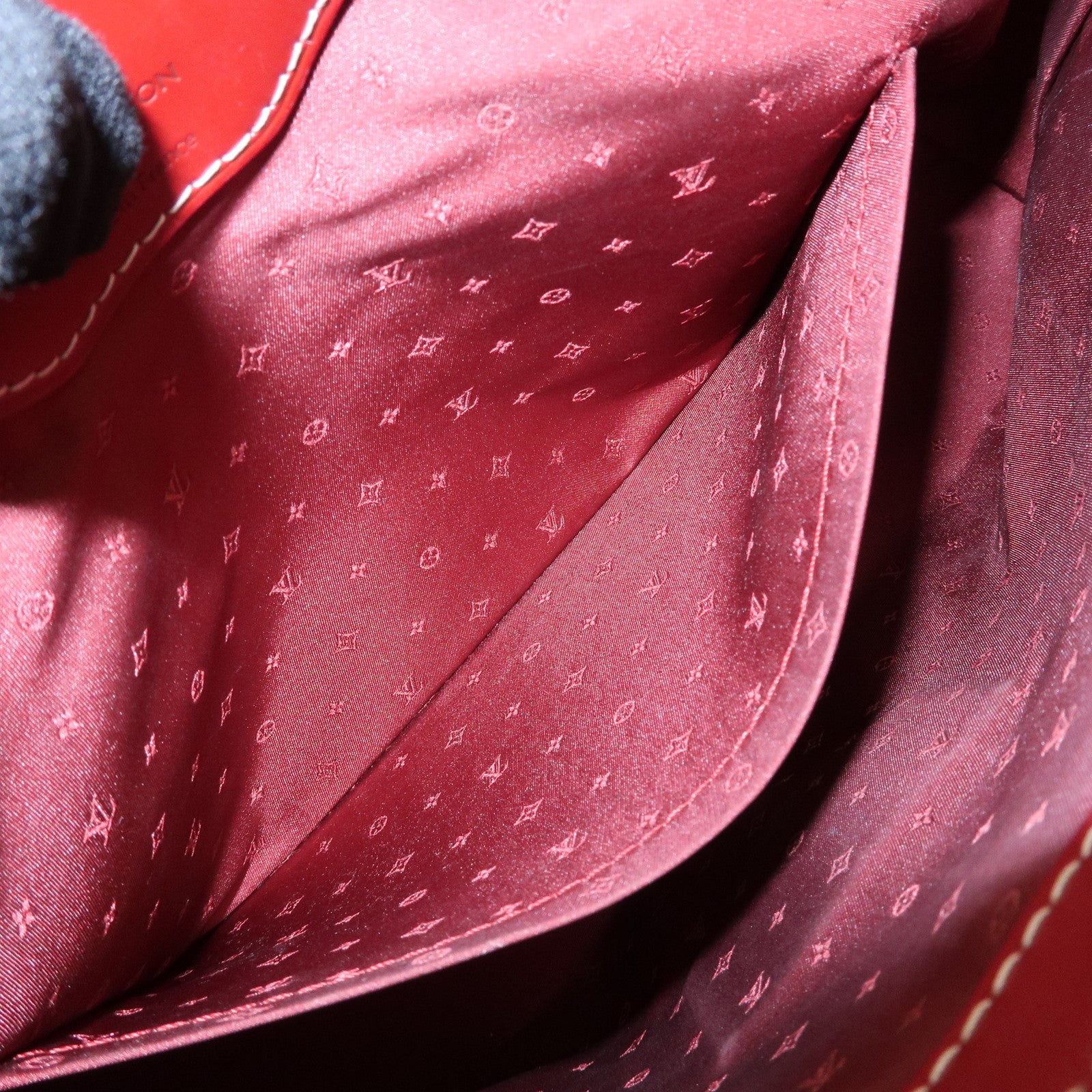 Louis Vuitton Suhari L'essentielle Shoulder Bag Red M95846 Used