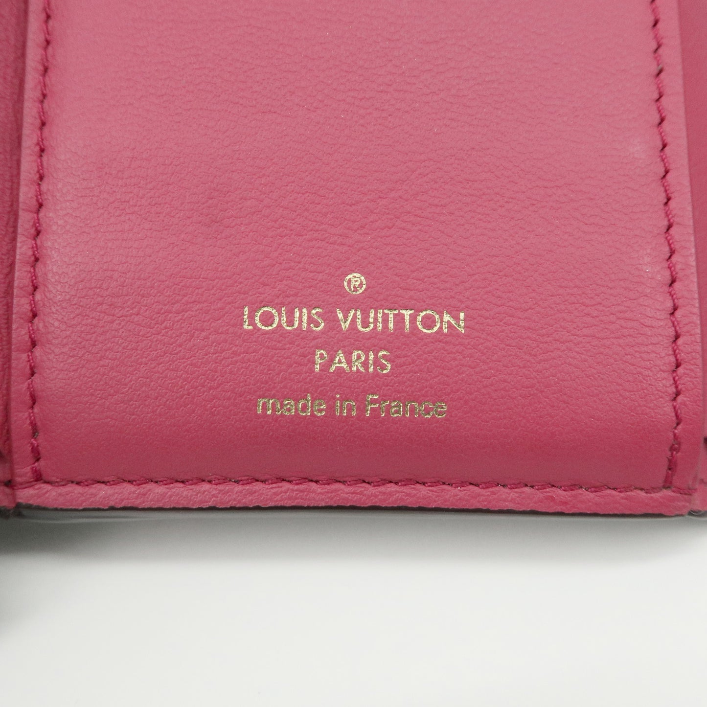 Louis Vuitton Portefeuille Capucines Compact Wallet M62157