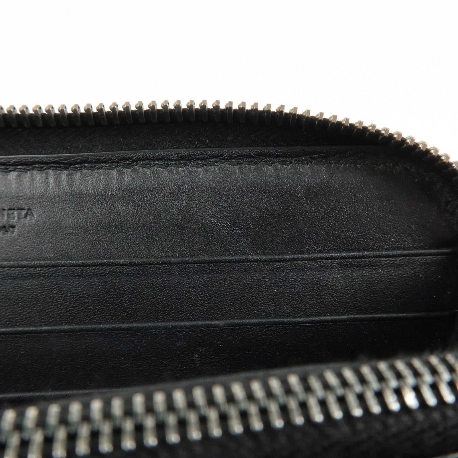 BOTTEGA VENETA Intrecciato Leather Round Zipper Wallet Black