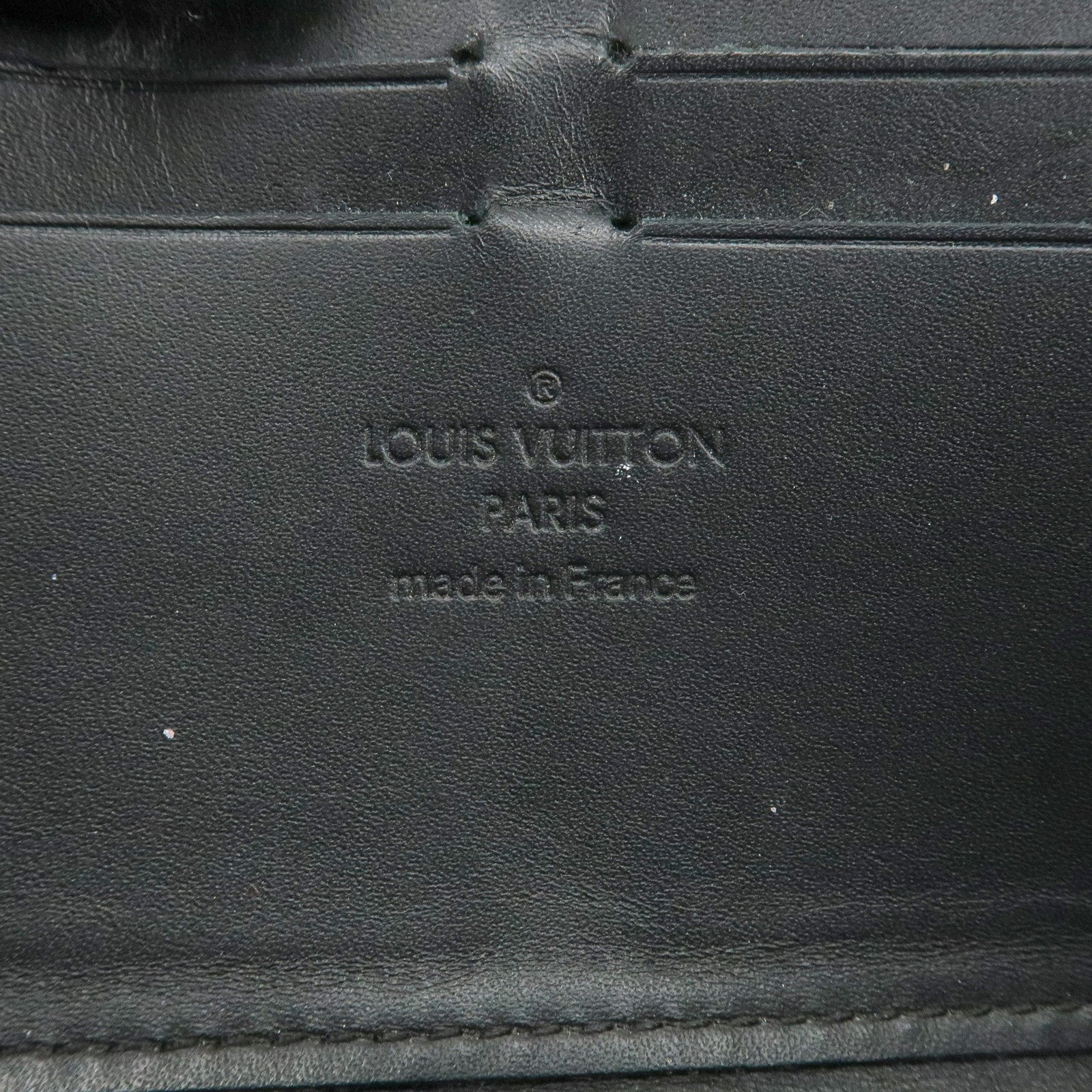 Louis Vuitton Suhari Portefeuille Favori Long Wallet Black M95645