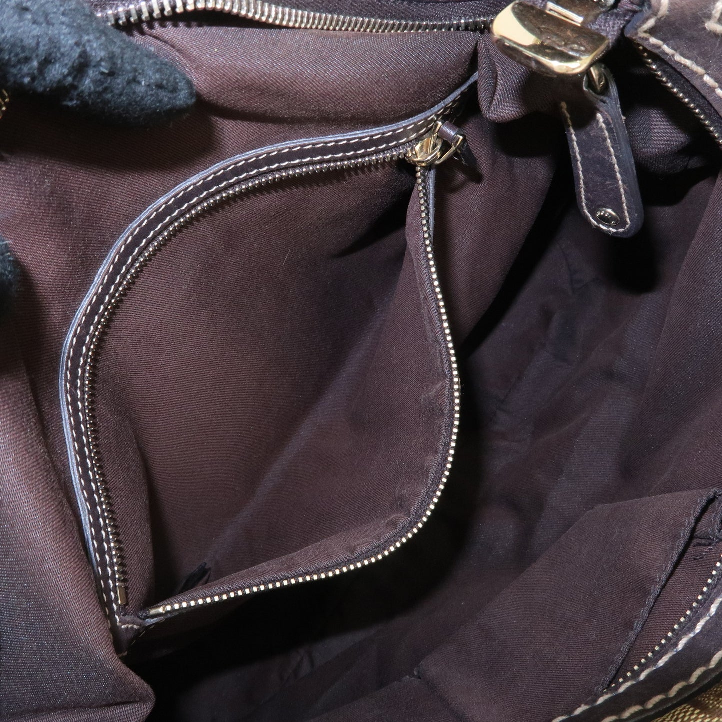 GUCCI GG Crystal Leather GG Supreme One Shoulder Bag 223965