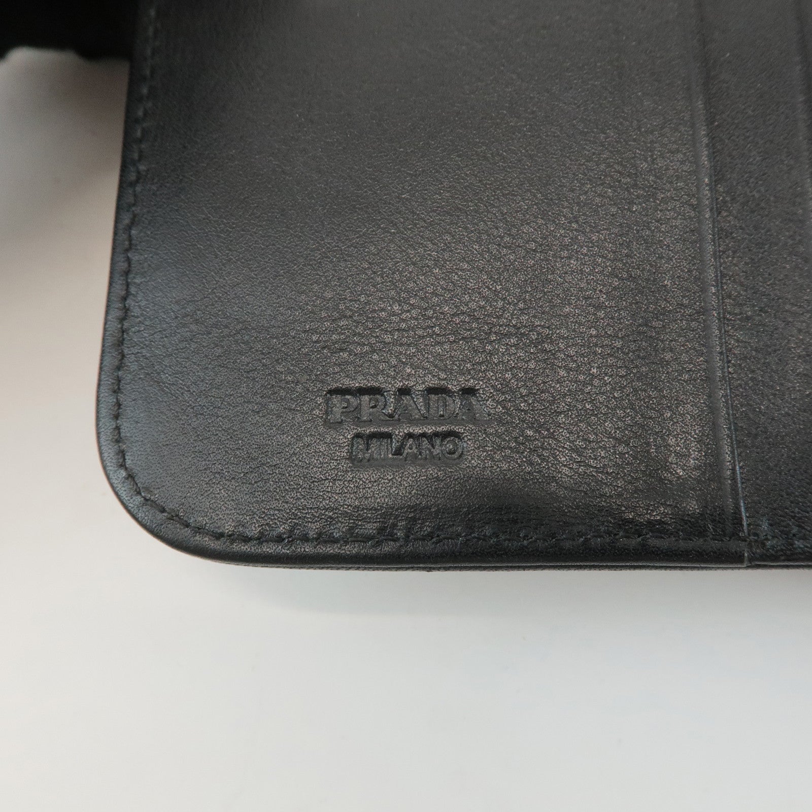 PRADA Logo Leather Round Zip Wallet Bijou Black