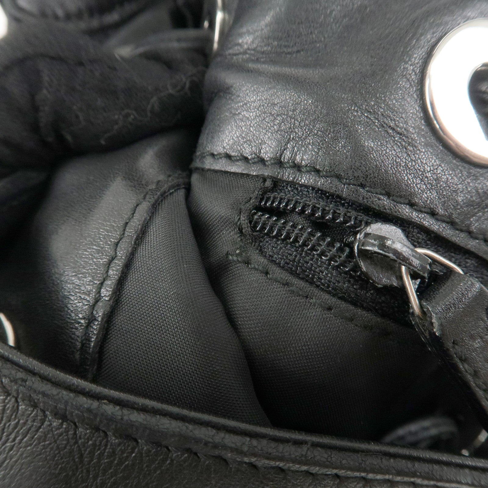 GUCCI Leather Shoulder Bag Drawstring Bag Black Silver 001.4034 Used