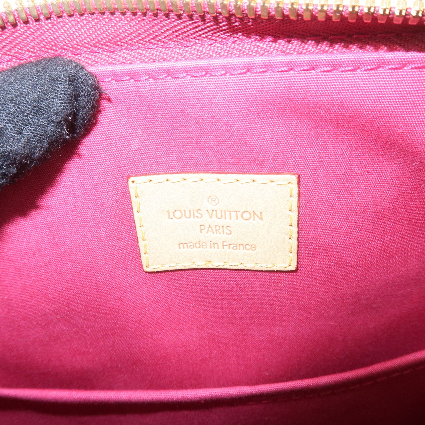 Louis Vuitton Monogram Vernis Montana Hand Bag Rose Indien M90084