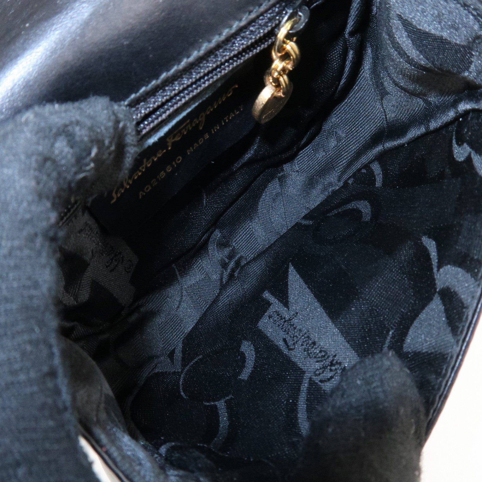 Ferragamo Varra Leather Chain Shouder Bag Gold Chain Black Used