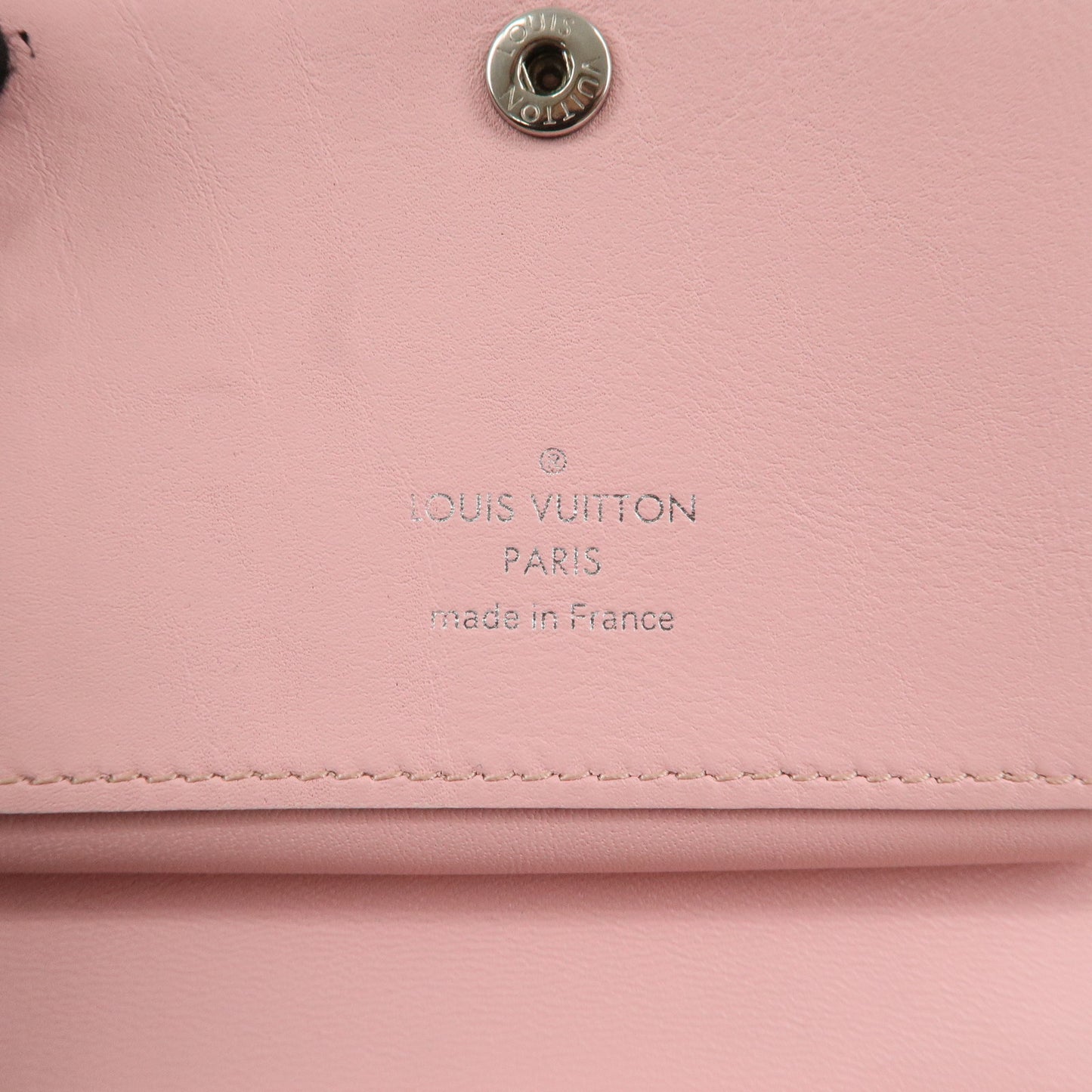 Louis Vuitton New Wave Zipprd Compact Wallet Smoothie Pink M63791