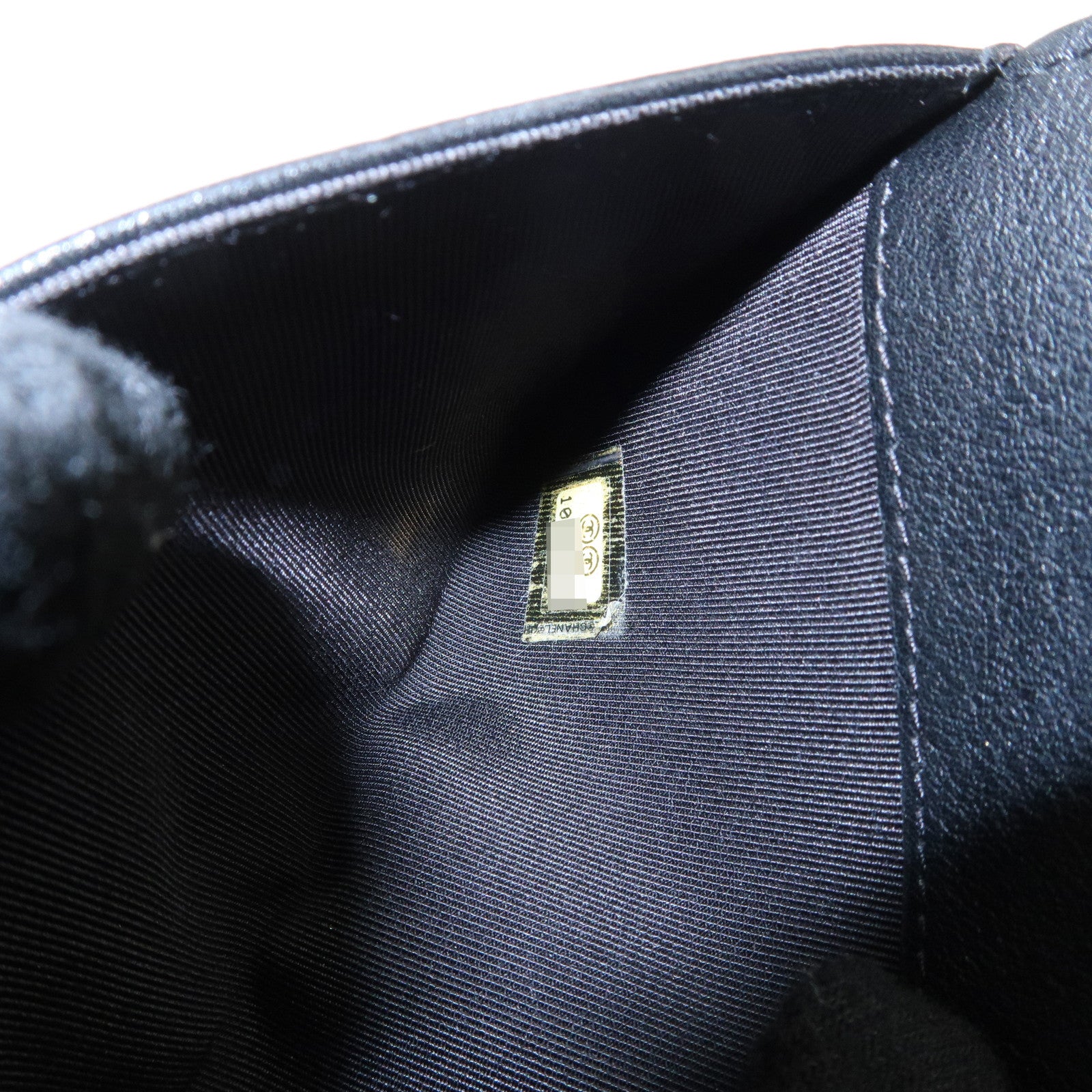 CHANEL V Stitch Lamb Skin COCO Mark Hook Bi-Fold Wallet Black Used