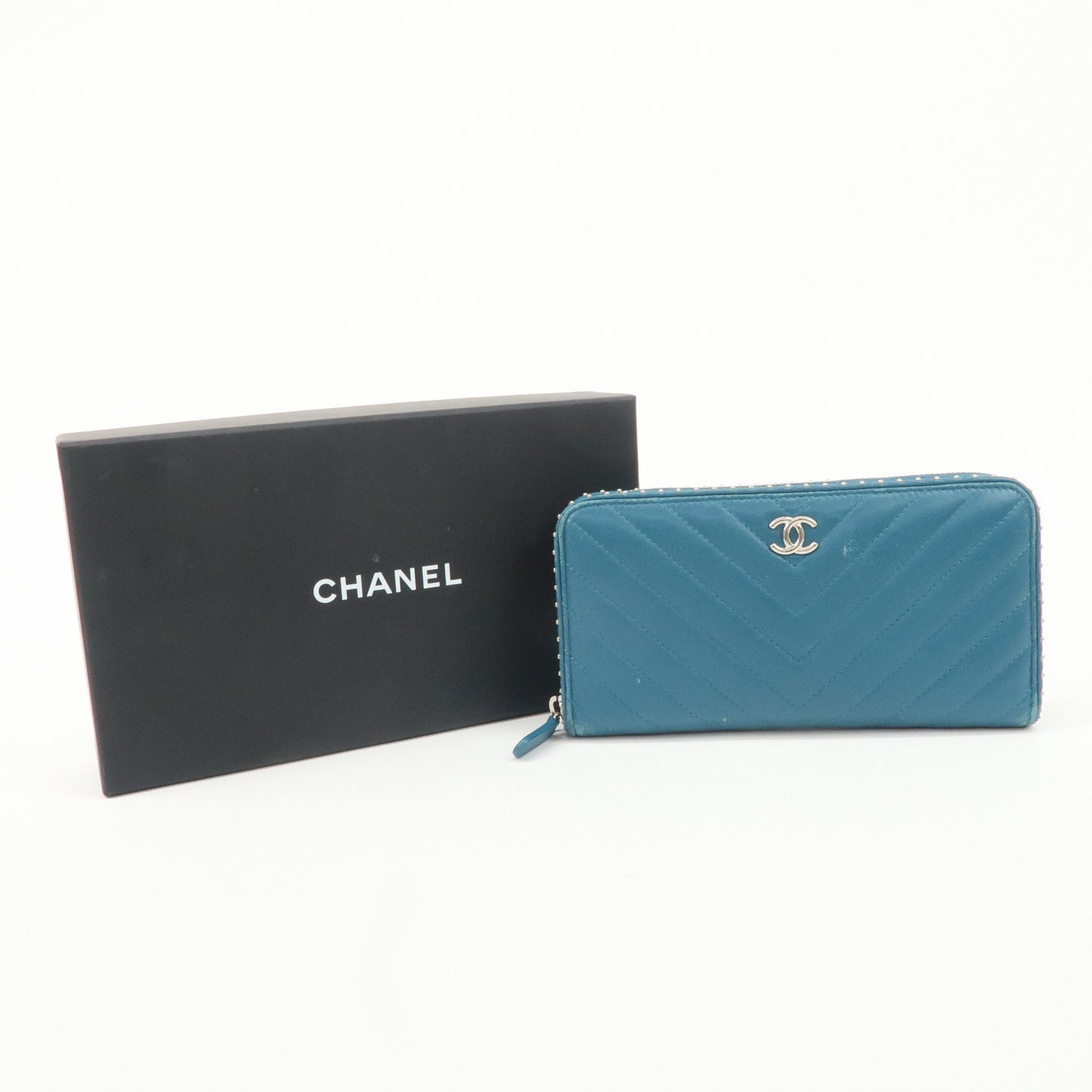 CHANEL V Stich Lamb Skin Coco Mark Studs Long Wallet Blue A50097