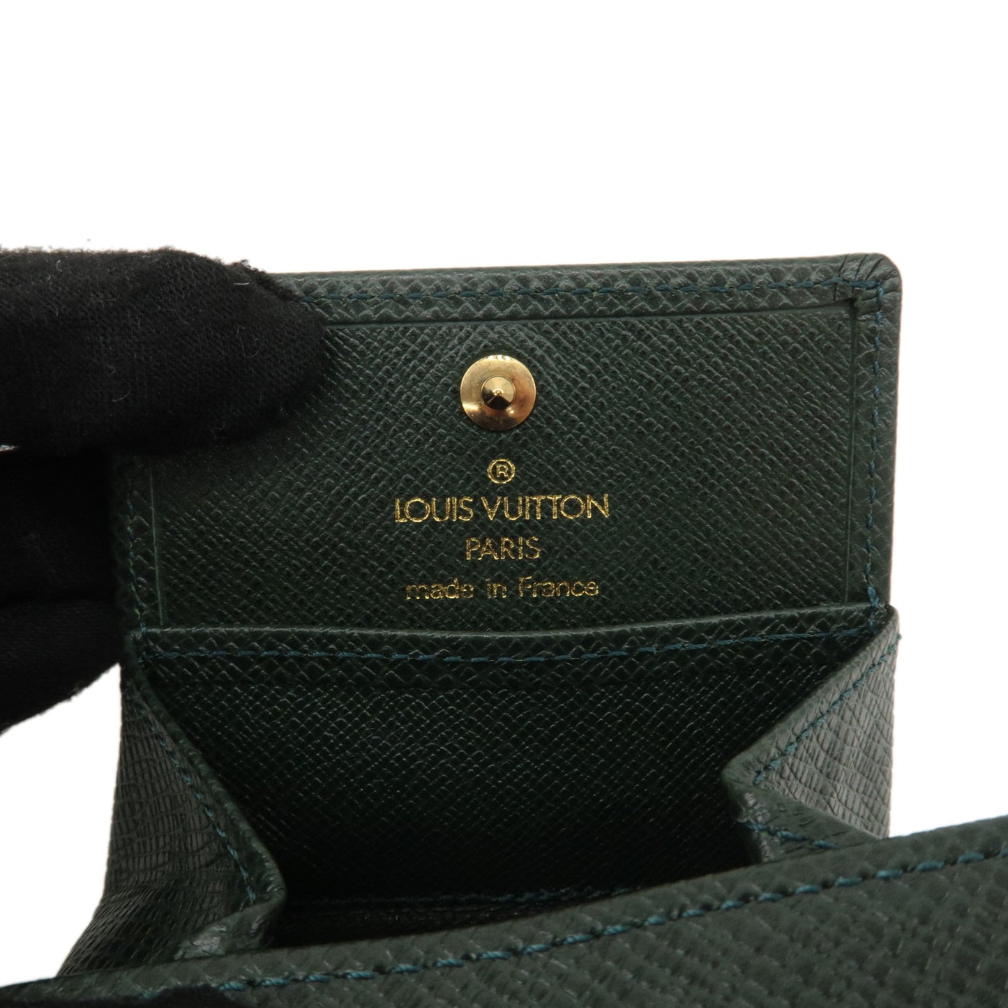 Louis Vuitton Taiga Porte Monnaie Bowatt Coin Case Episea M30384