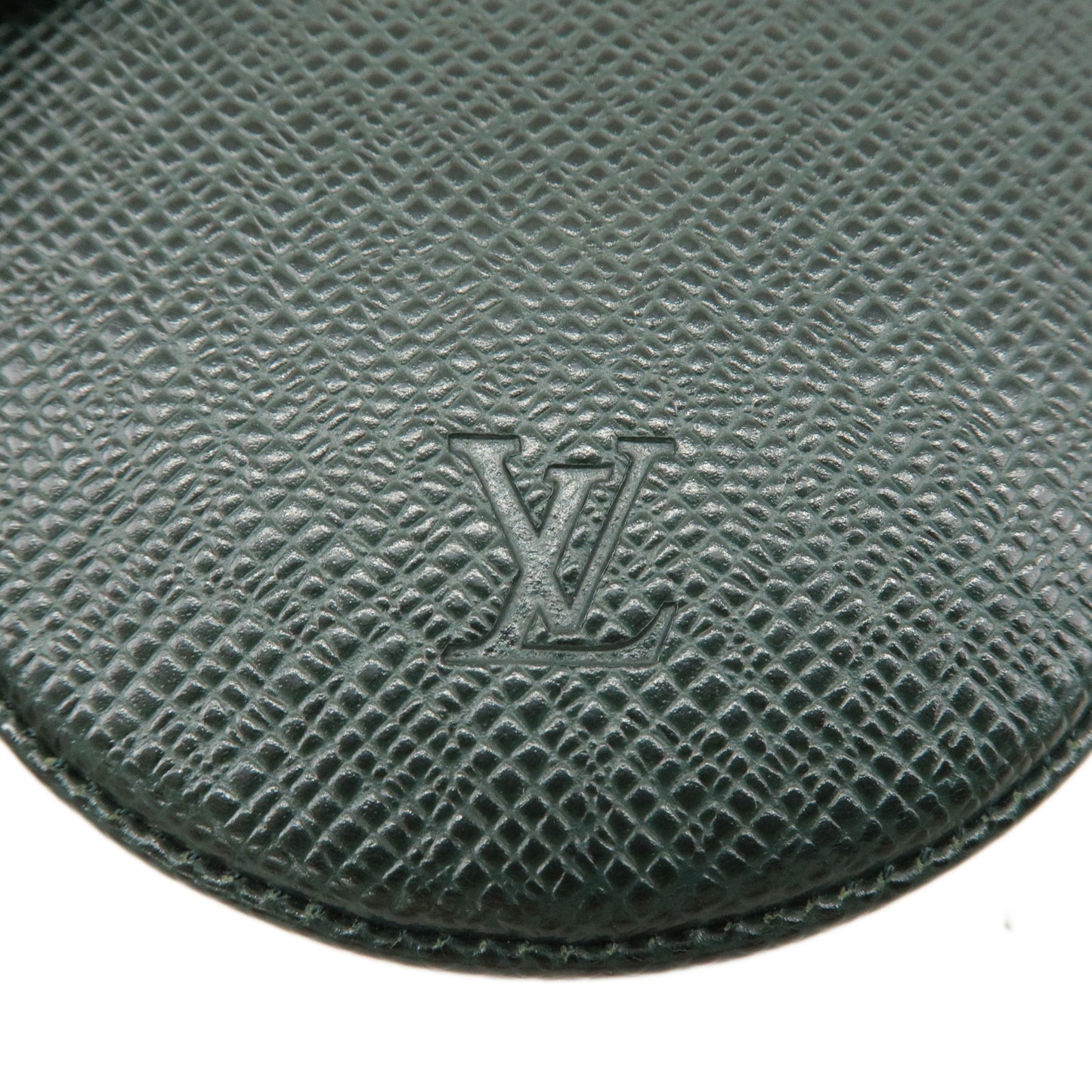 Louis Vuitton Taiga Porte Monnaie Cuvette Coin Case Episea M30374